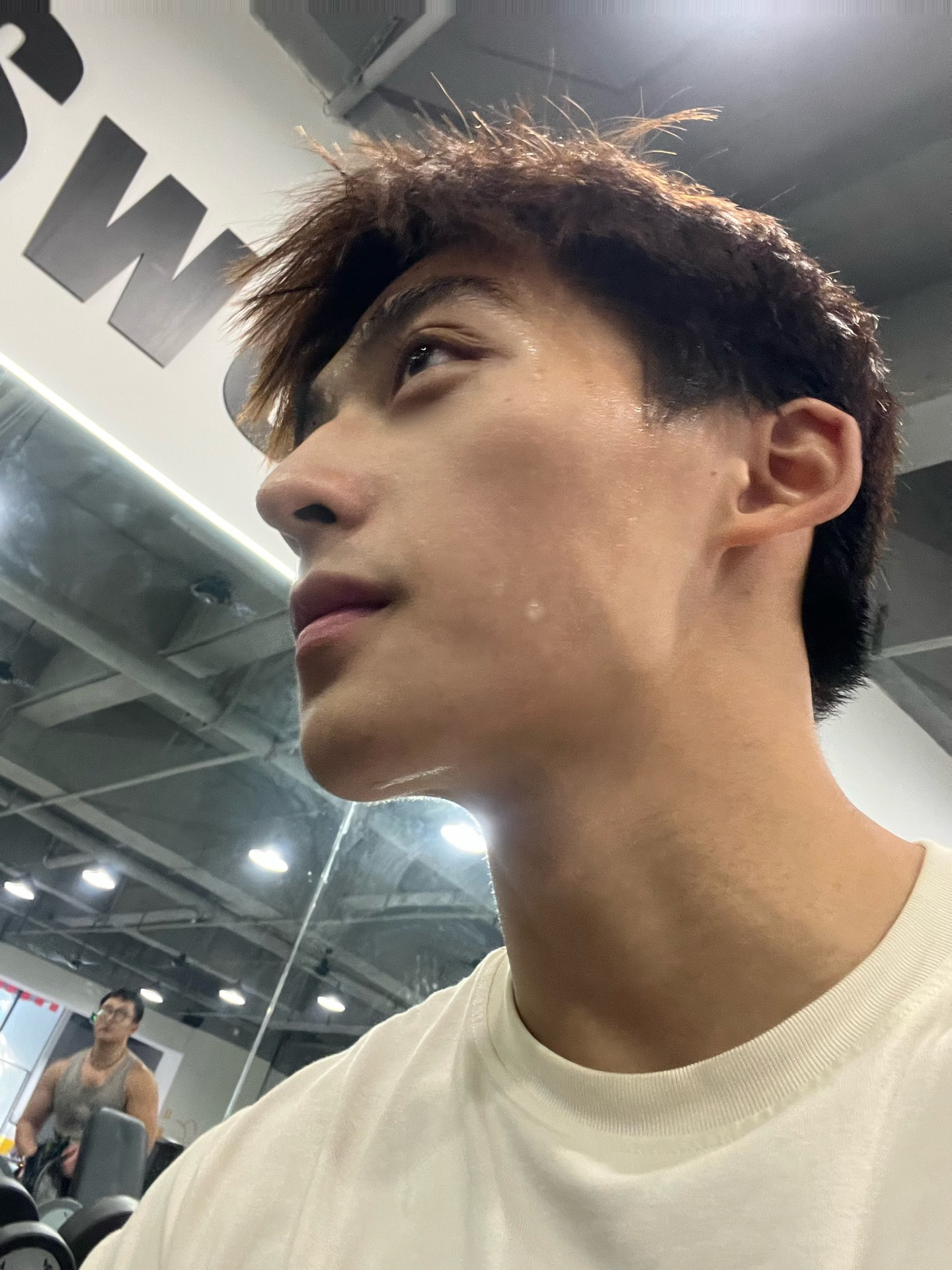 了很多
最近的皮肤状态都被女友夸夸
这个整套搭配好的,对于男生来说