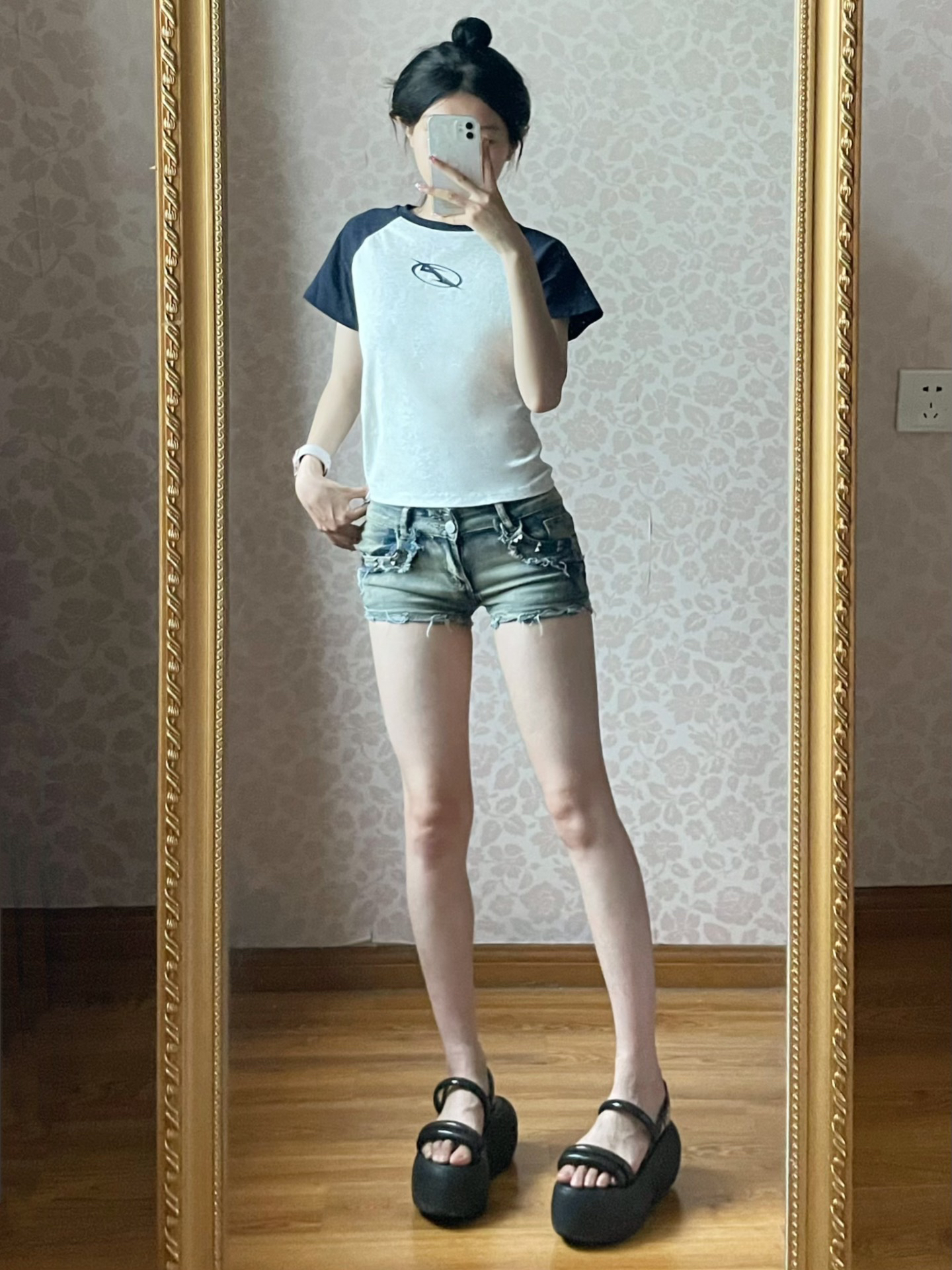 短裤➕高跟凉拖🟰无敌大长腿!高个子也爱穿