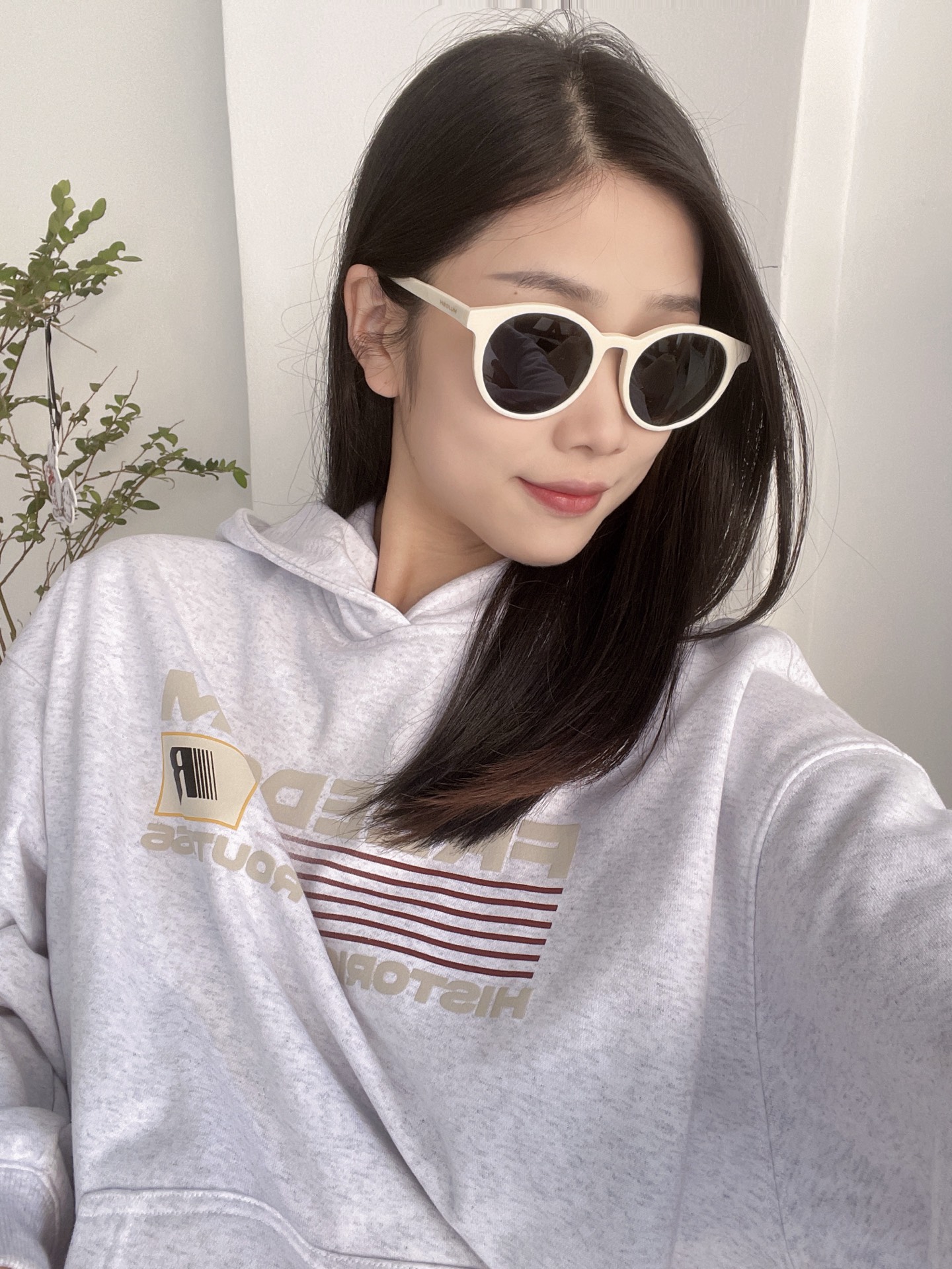 白框墨镜才是百搭的神!