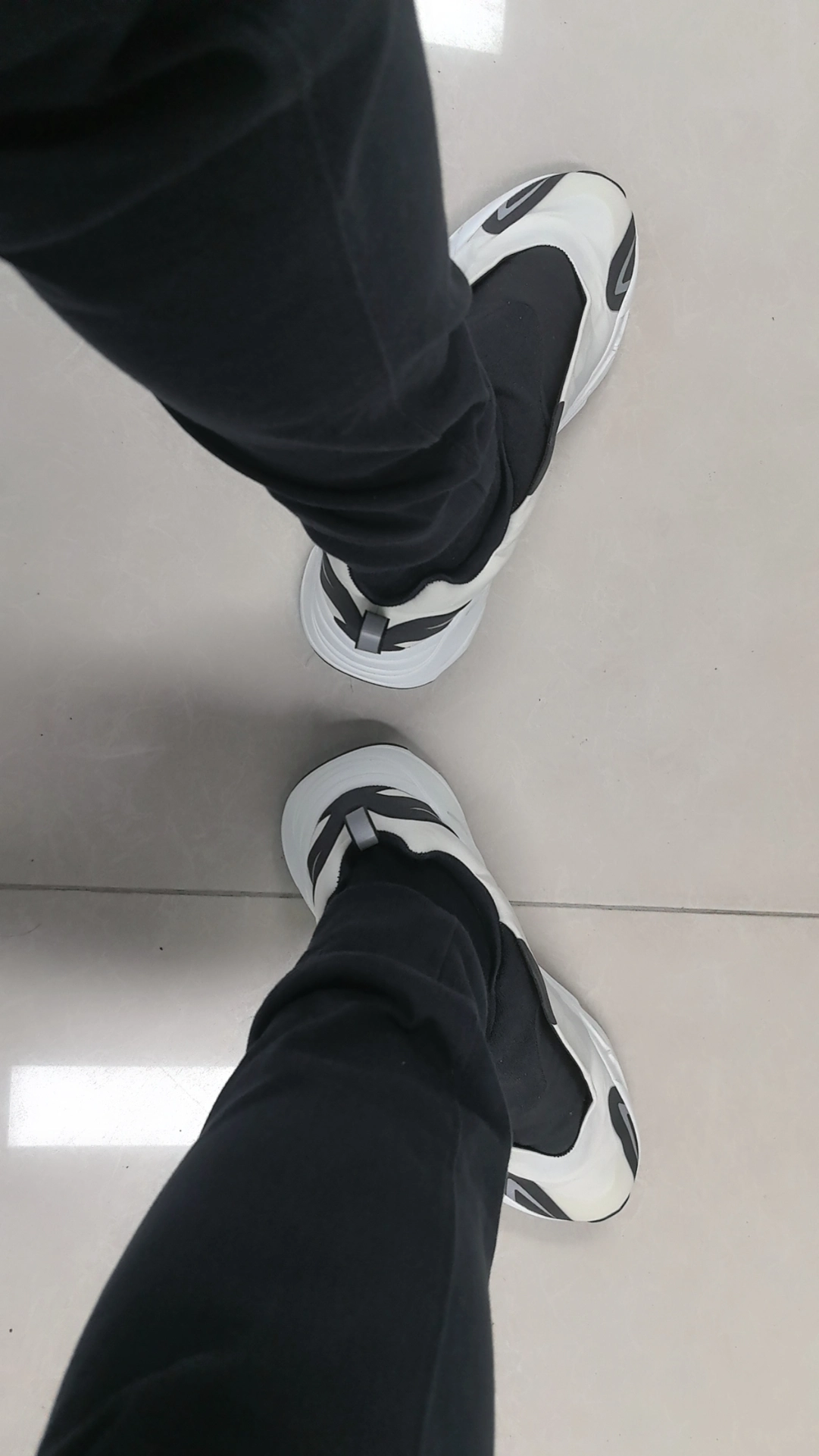 custom review-Adidas Originals Yeezy Boost 700 MNVN Slip-resistant Low Top Footwear Cushioned Shoes Unisex Lace-up Не включено