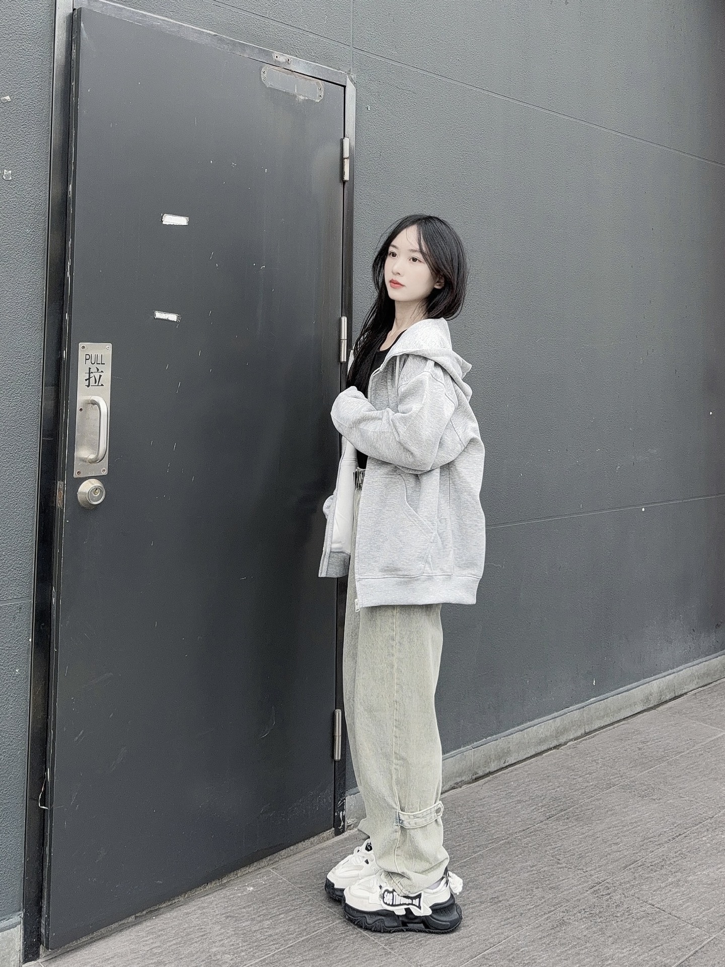 社会很单纯,复杂的是人