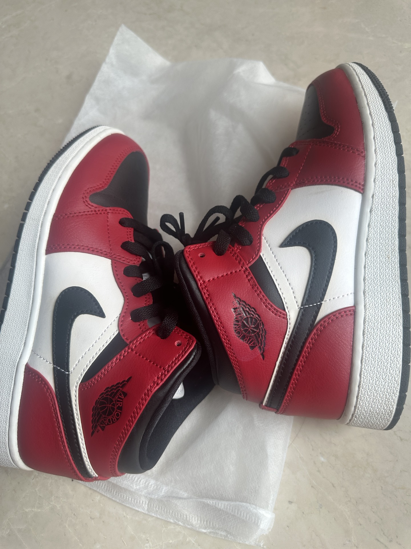 aj1小芝加哥黑红脚趾