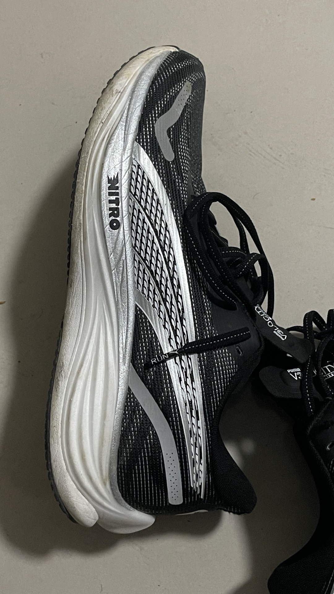 custom review-PUMA Velocity Nitro 3 Устойчивый к истиранию Низкий Топ Повседневные Городские Кроссовки для Коммуникативных Беговых Кроссовки Унисекс Черный Белый