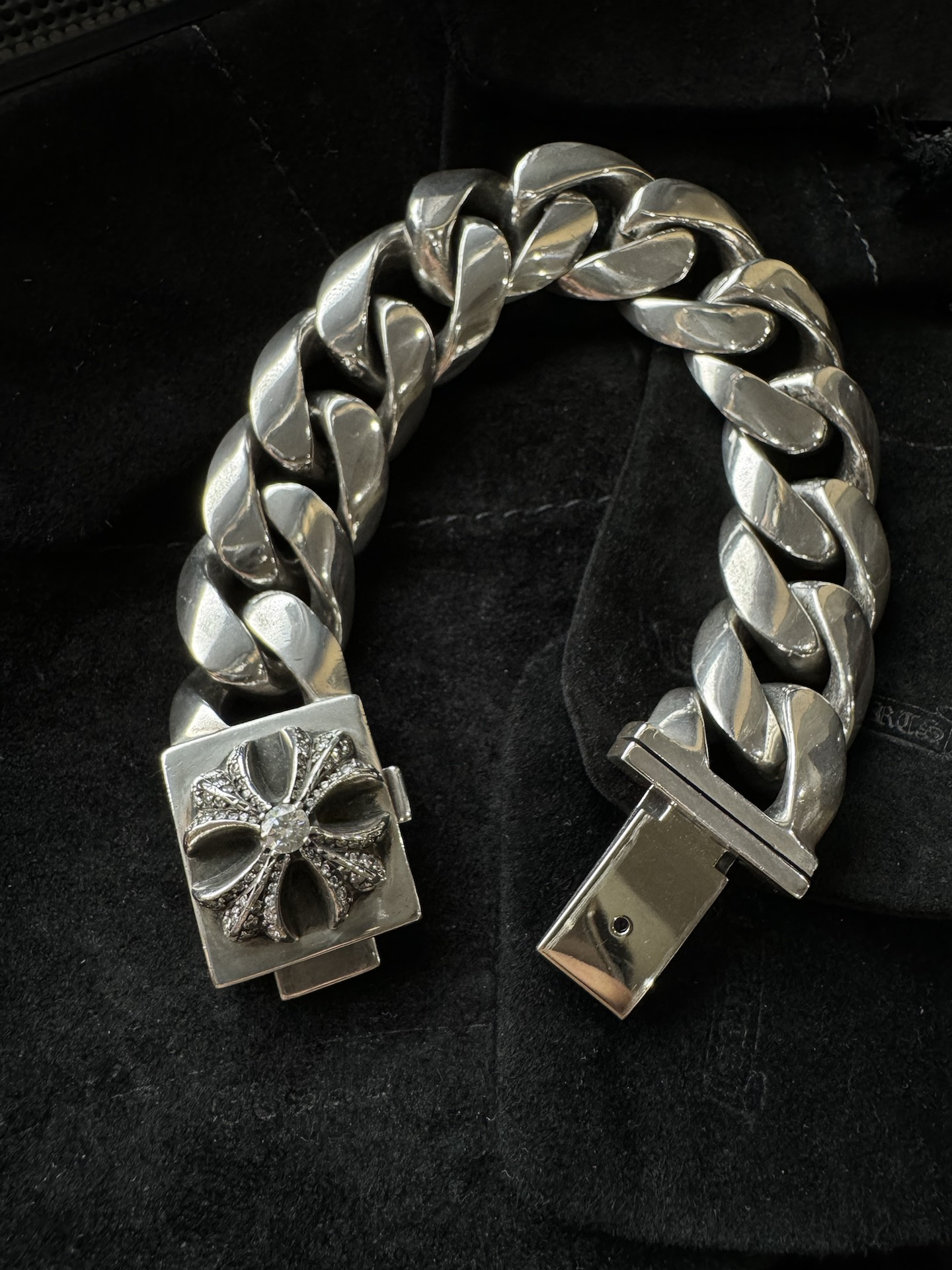 这应该是国内唯一一条克罗心手链吧!