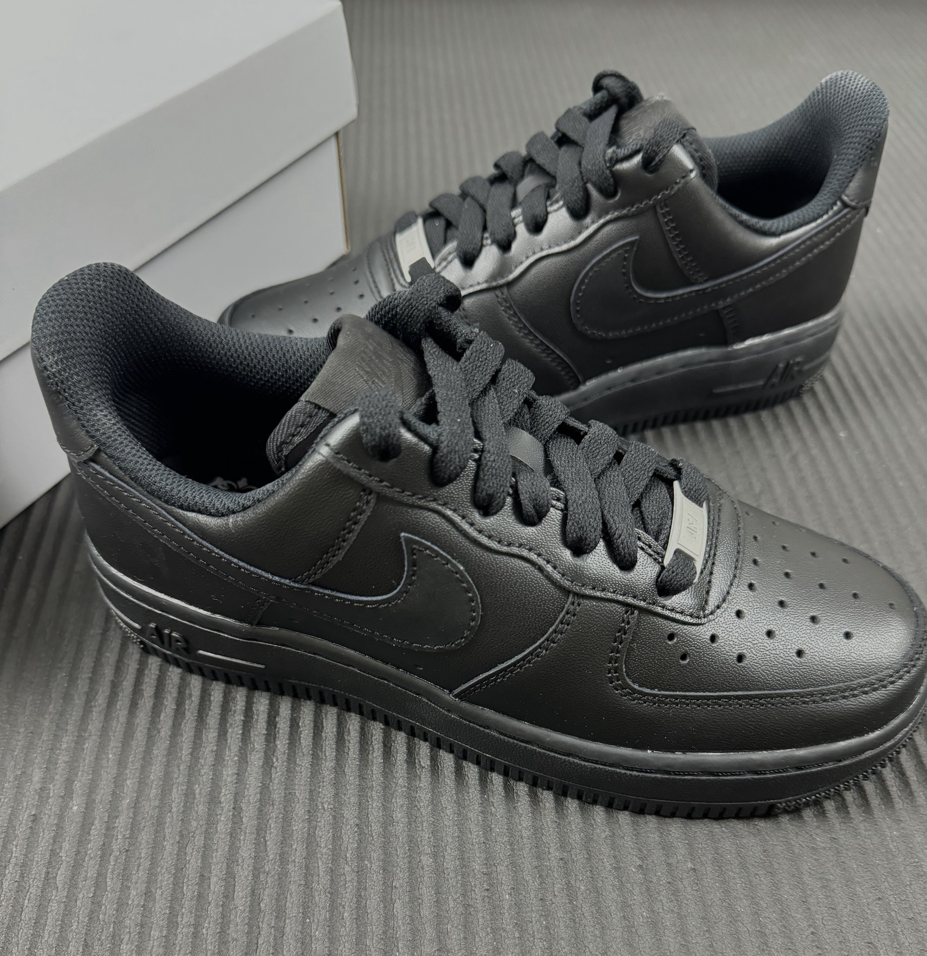 空军af1黑武士