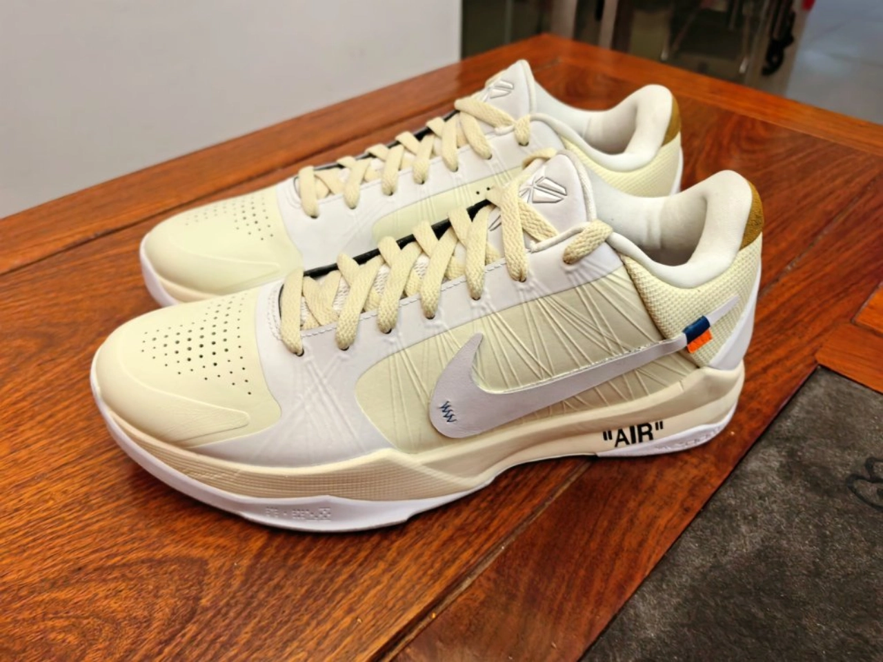 Ʊ5off white 