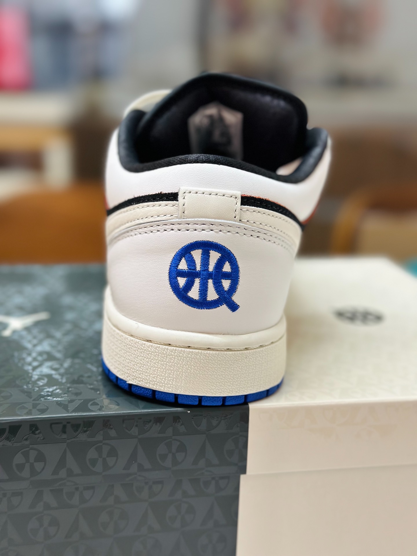custom review-Jordan Air Jordan 1 Low 'Quai 54' Устойчивые к истиранию Низкие Баскетбольные Кроссовки Мужские Черно-Белые