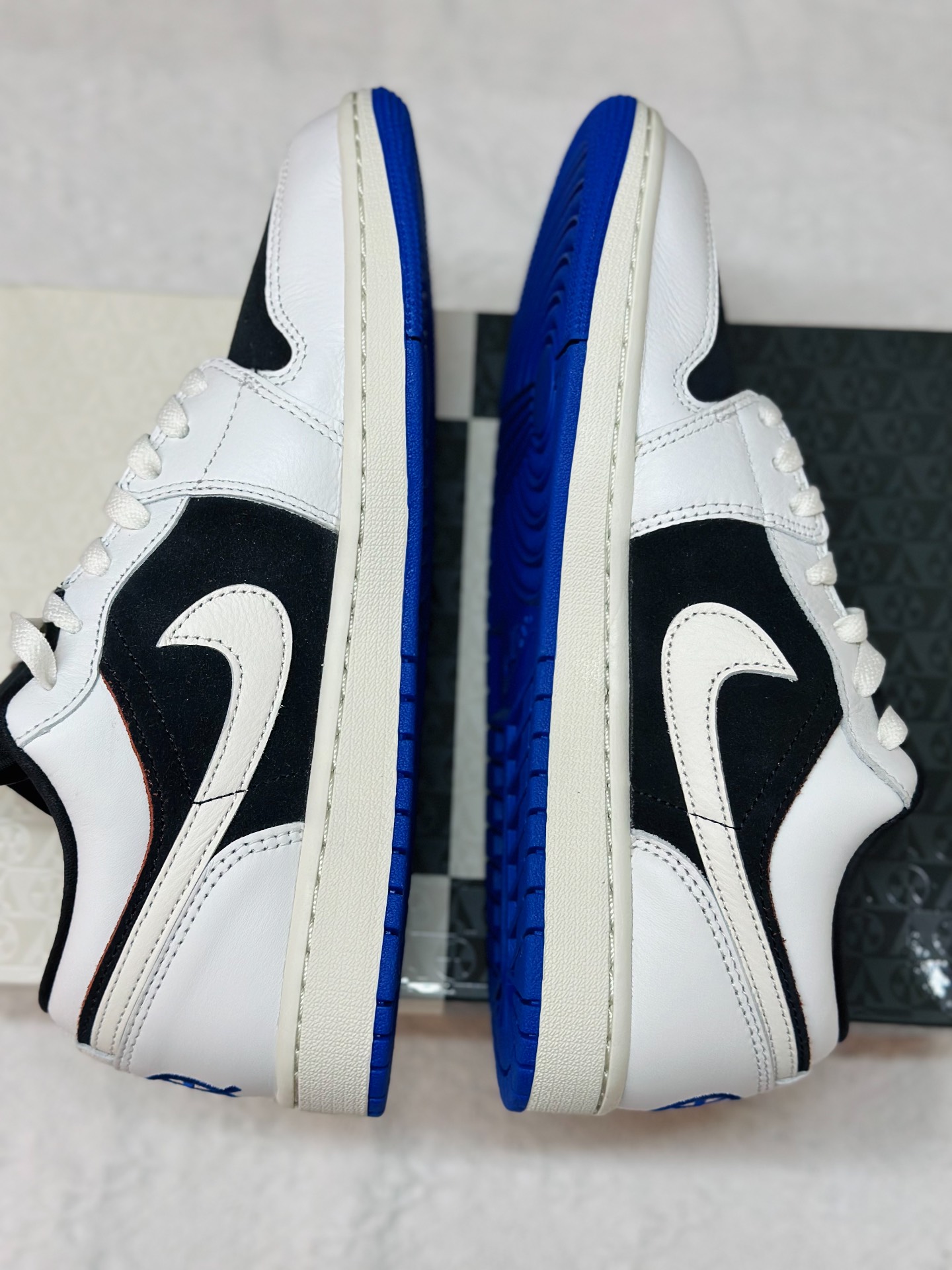 custom review-Jordan Air Jordan 1 Low 'Quai 54' Устойчивые к истиранию Низкие Баскетбольные Кроссовки Мужские Черно-Белые