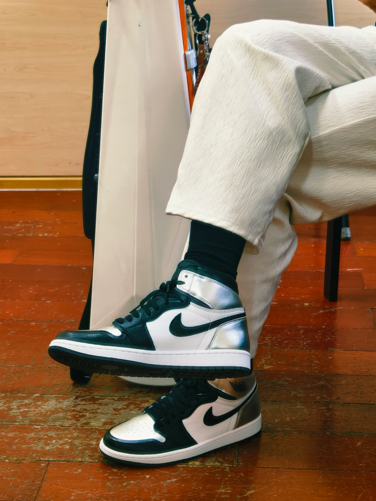 custom review-Jordan Air Jordan 1 High OG Ретро 'Серебряный Палец' Высокий Топ Винтажные Баскетбольные Кроссовки Женские Жидкое Серебро