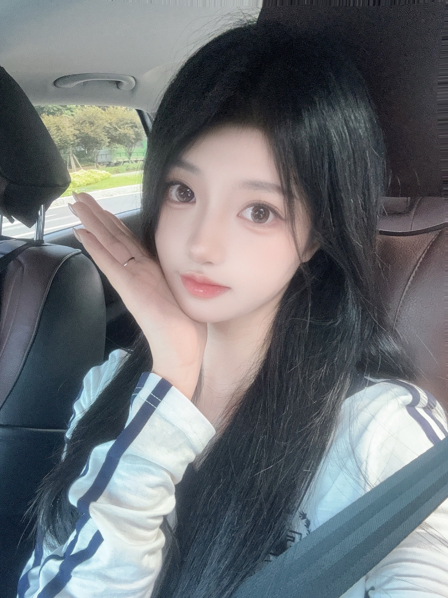 左滑👈20岁,是卸完妆也漂亮的年纪