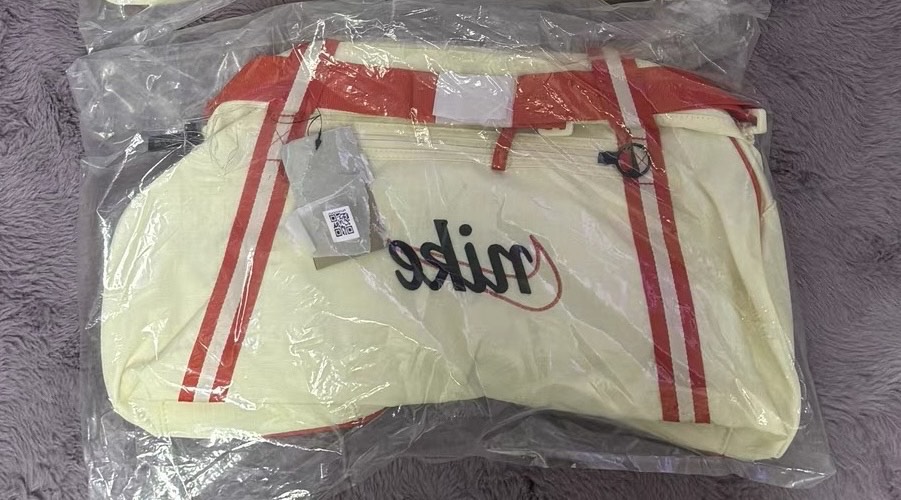 custom review-NIKE Спортивные сумки Кокосовое молоко & Passionate Красный & Черный Унисекс