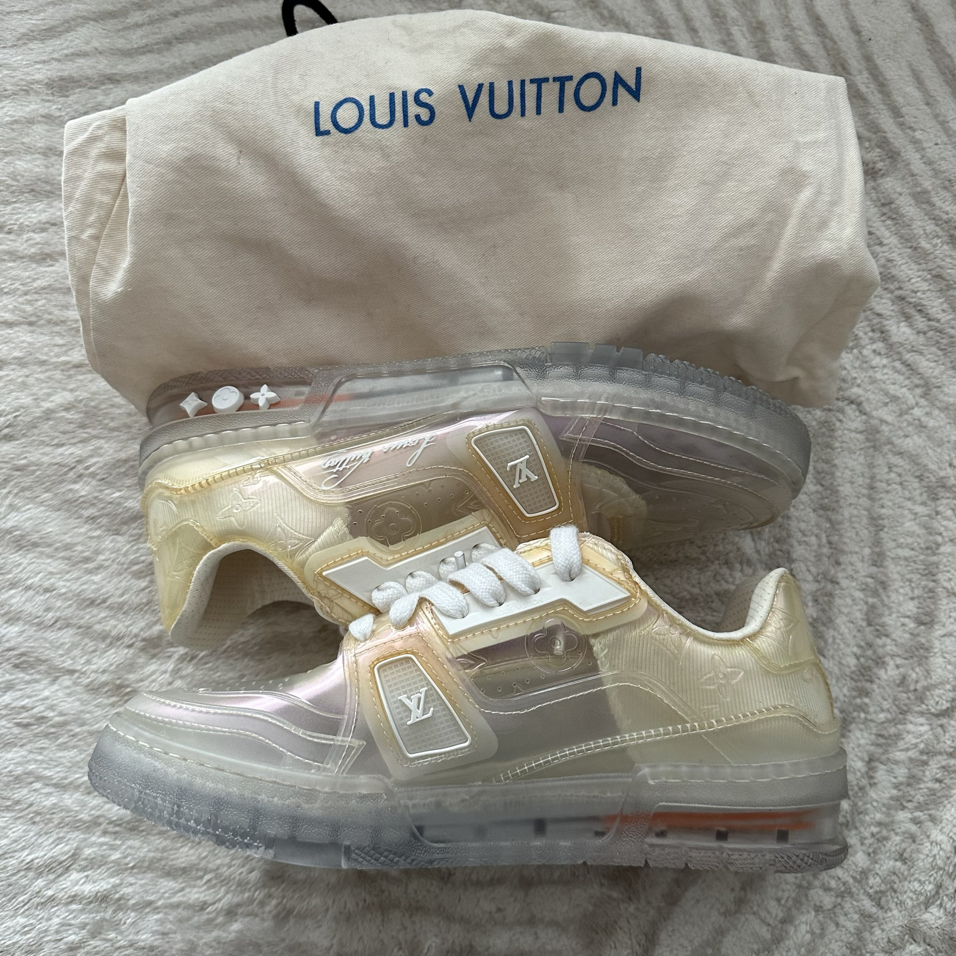 lv trainer花卉透明色