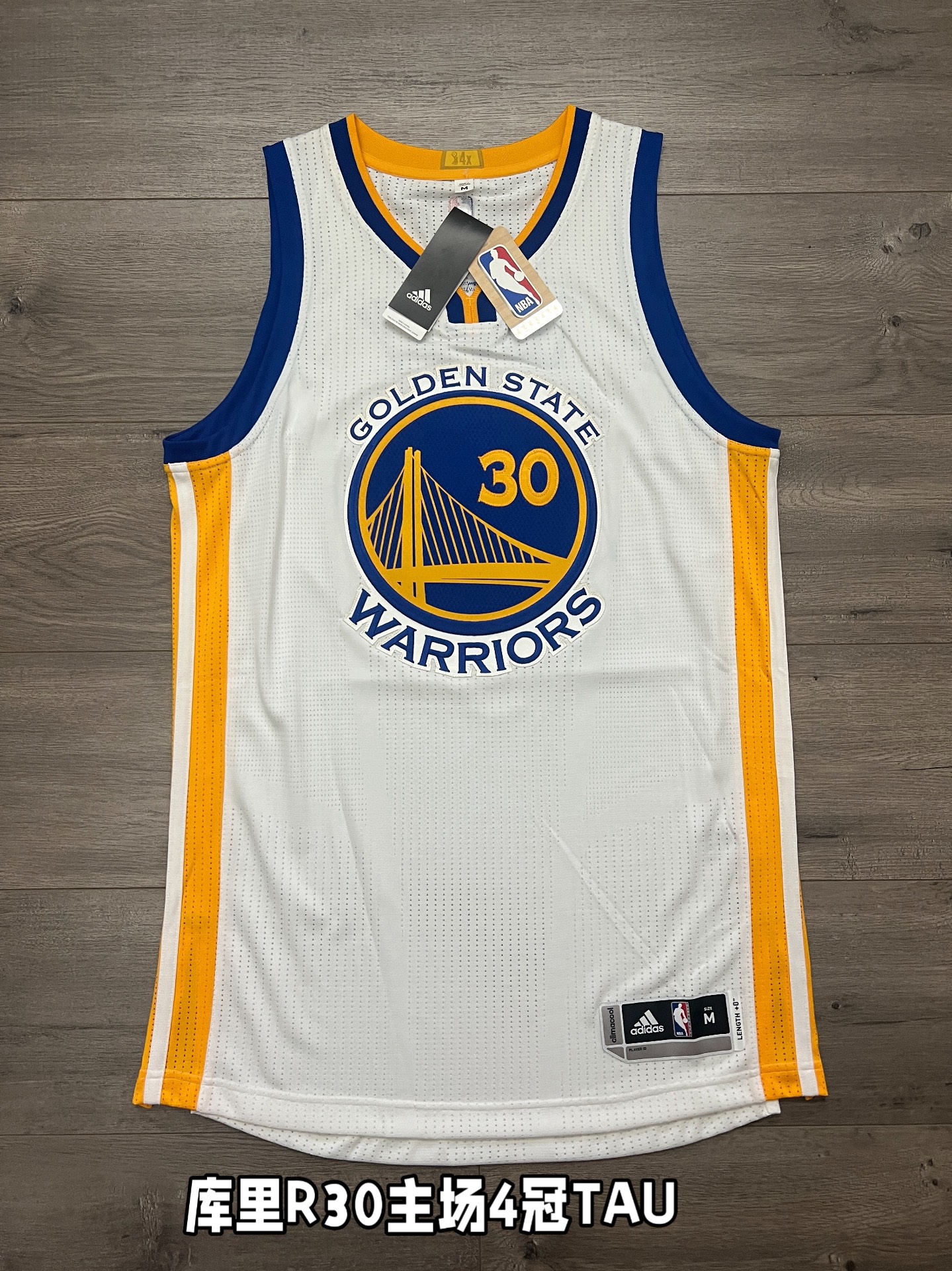 库里阿迪r30真网眼主场4冠team au球衣,球衣后领标有4冠标志,阿迪球衣
