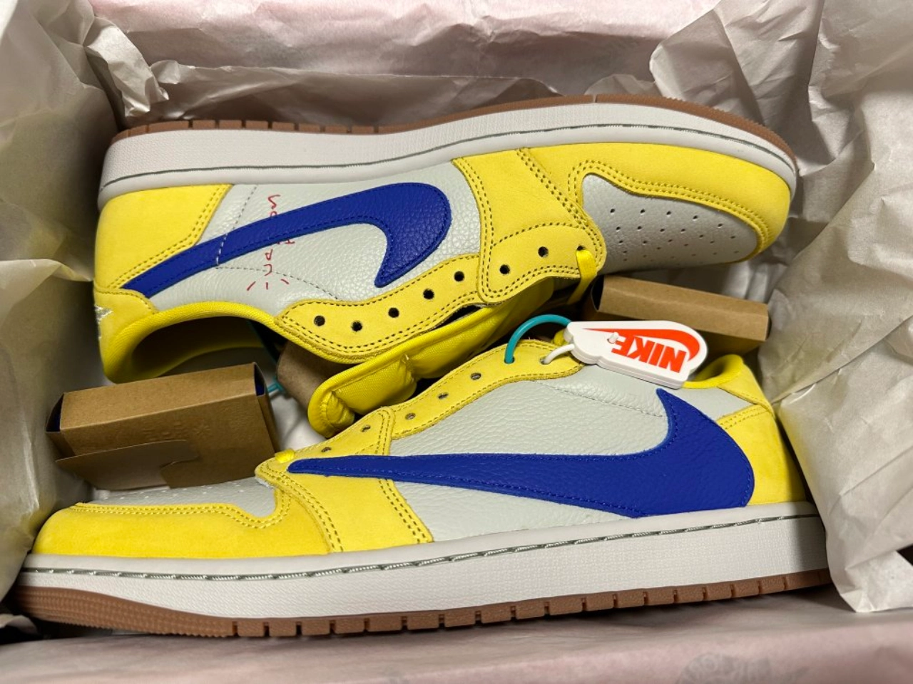 custom review-Jordan 1 Retro Low OG SP Travis Scott Canary Women's