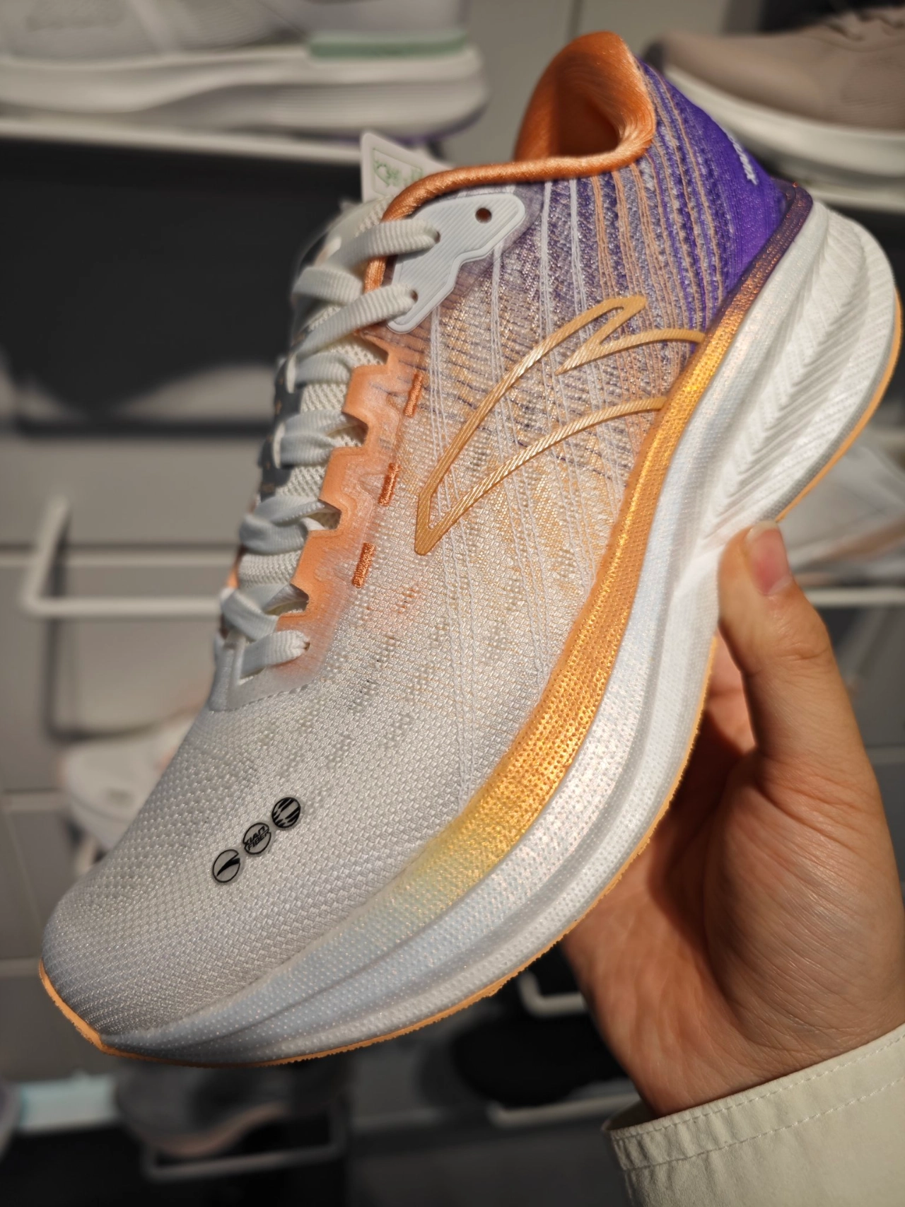 安踏  anta安踏 跑步系列 舒适简约防滑耐磨 低帮跑步鞋 女款 白舷