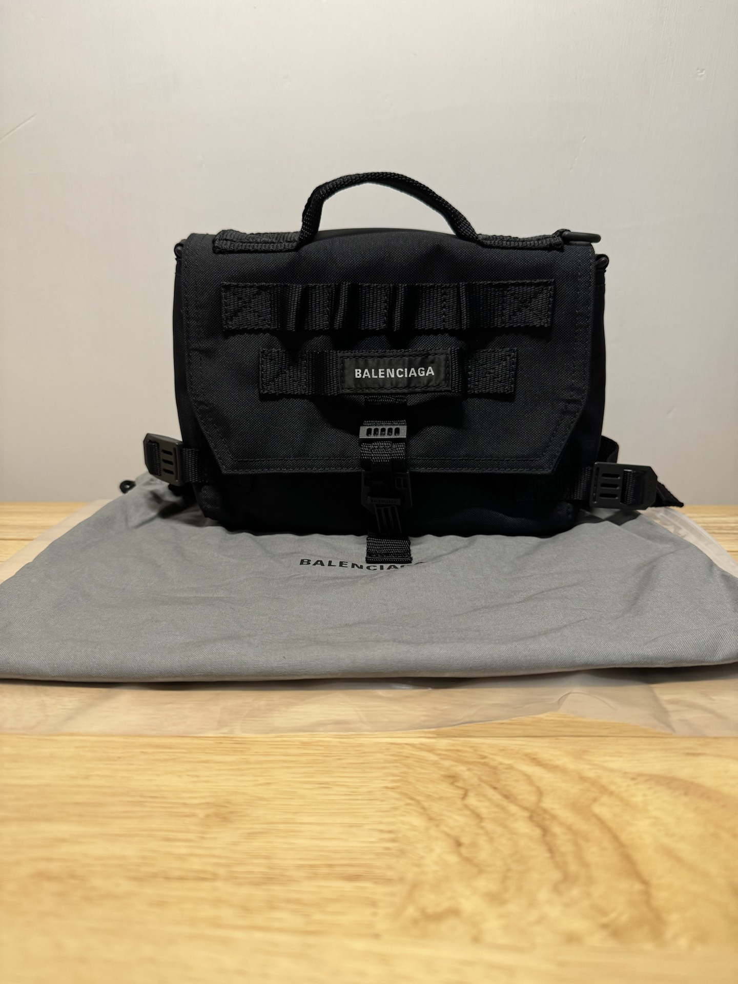 Купить копии брендовых сумочек - Balenciaga школьн