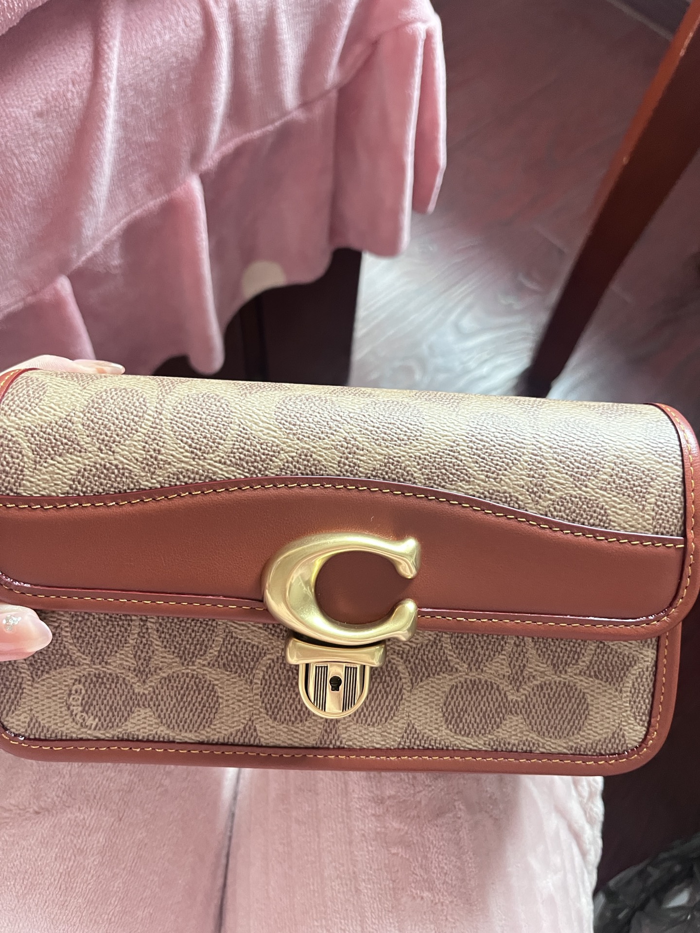 custom review-COACH Studio Коровья кожа Сумка на плечо Маленькая квадратная сумка Портативная сумка через плечо Маленькая женская