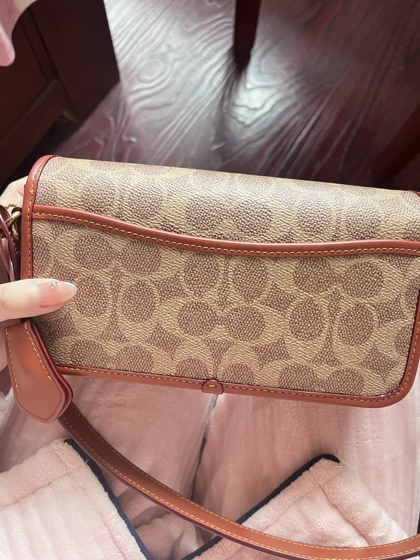 custom review-COACH Studio Коровья кожа Сумка на плечо Маленькая квадратная сумка Портативная сумка через плечо Маленькая женская
