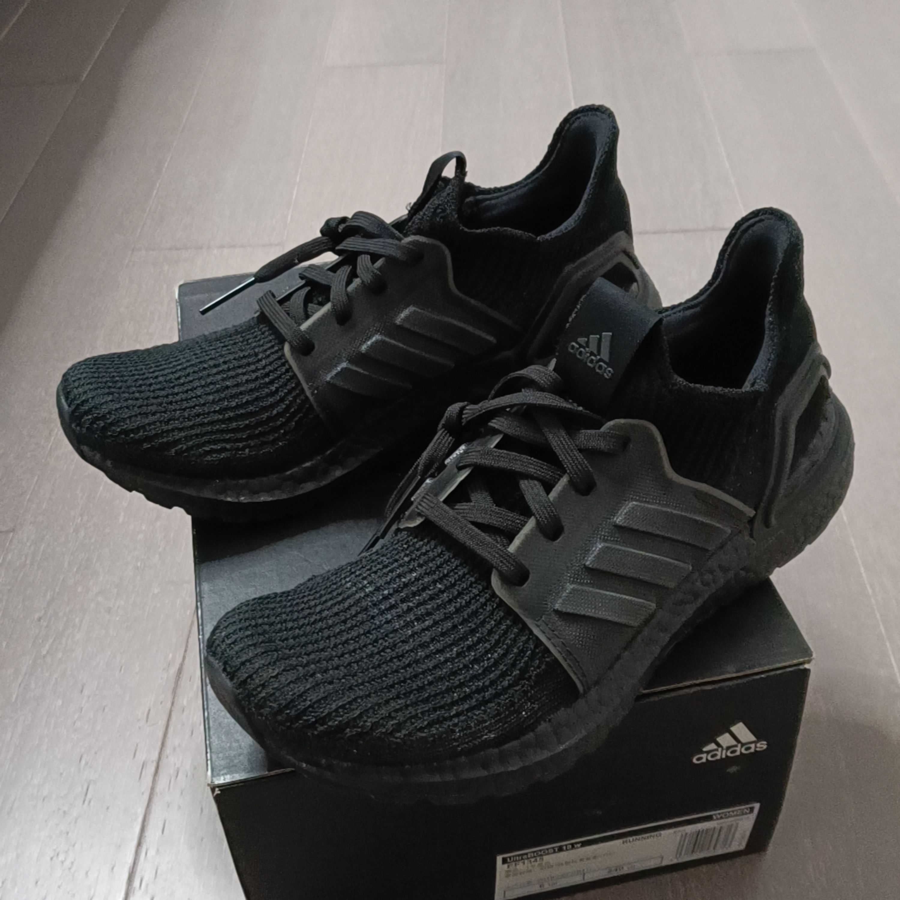 ub21黑灰图片