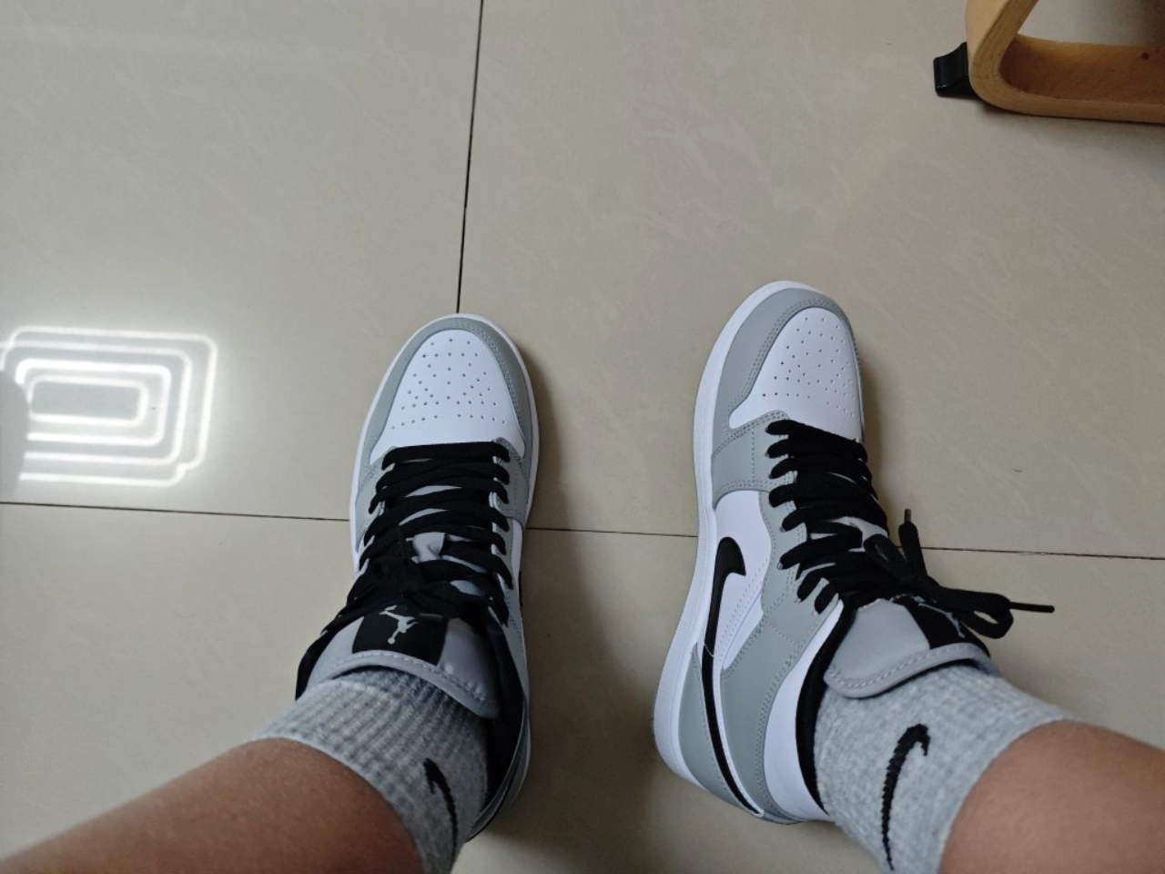 custom review-Air Jordan 1 Mid 'Smoke Grey'
