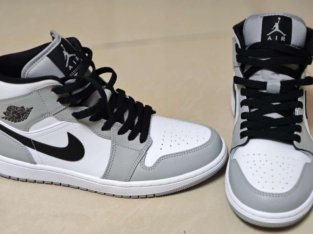 custom review-Air Jordan 1 Mid 'Smoke Grey'
