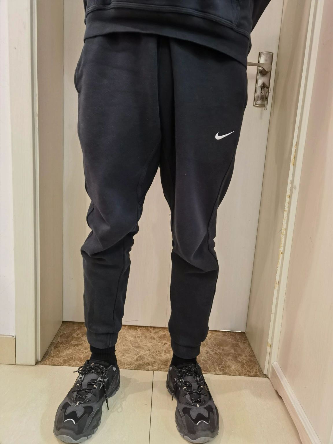 这条耐克运动裤真不错,款式经典百搭,不管运动还是日常休闲穿搭都可以