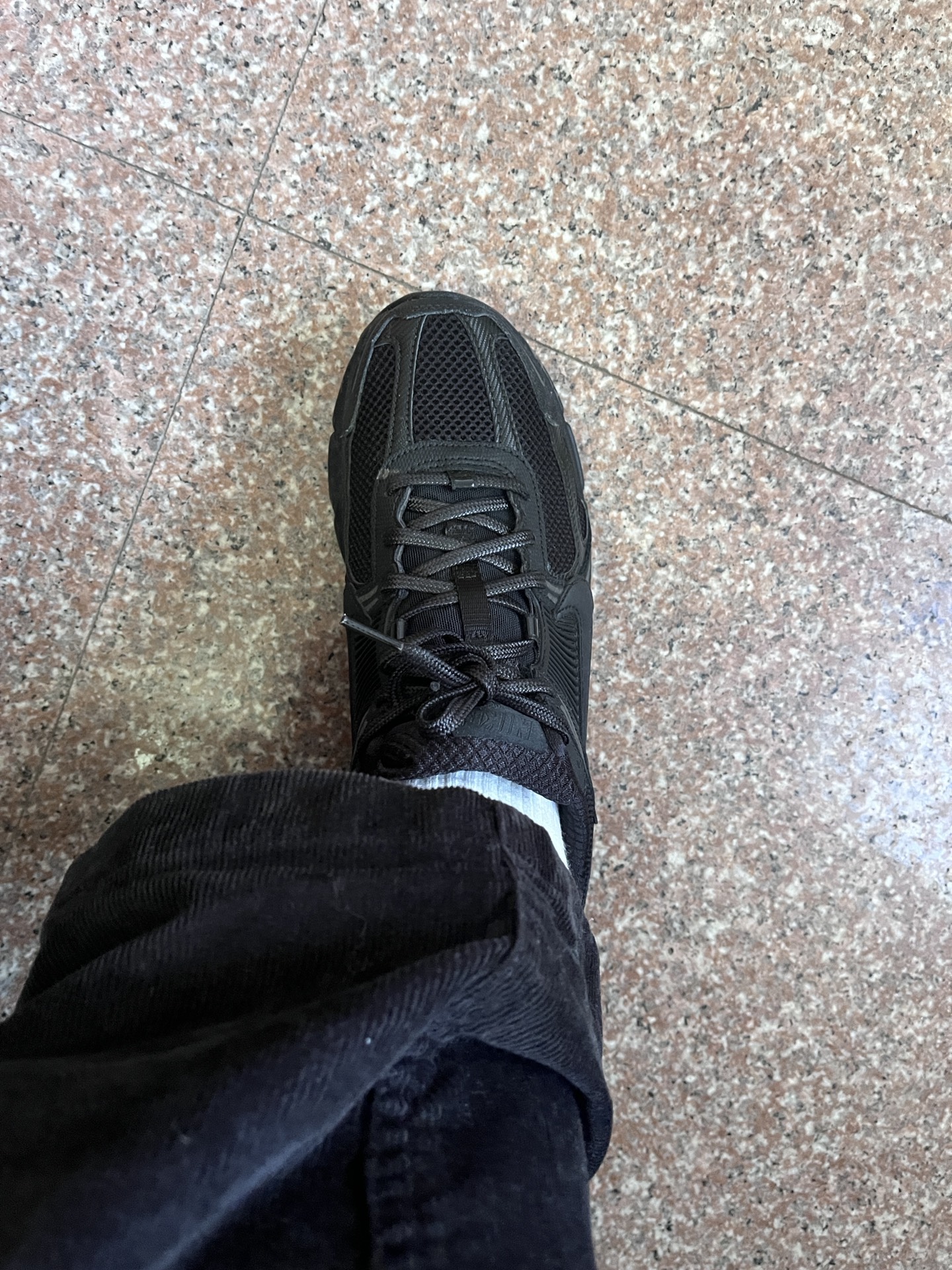 custom review-Nike Zoom Vomero 5 Triple Black
