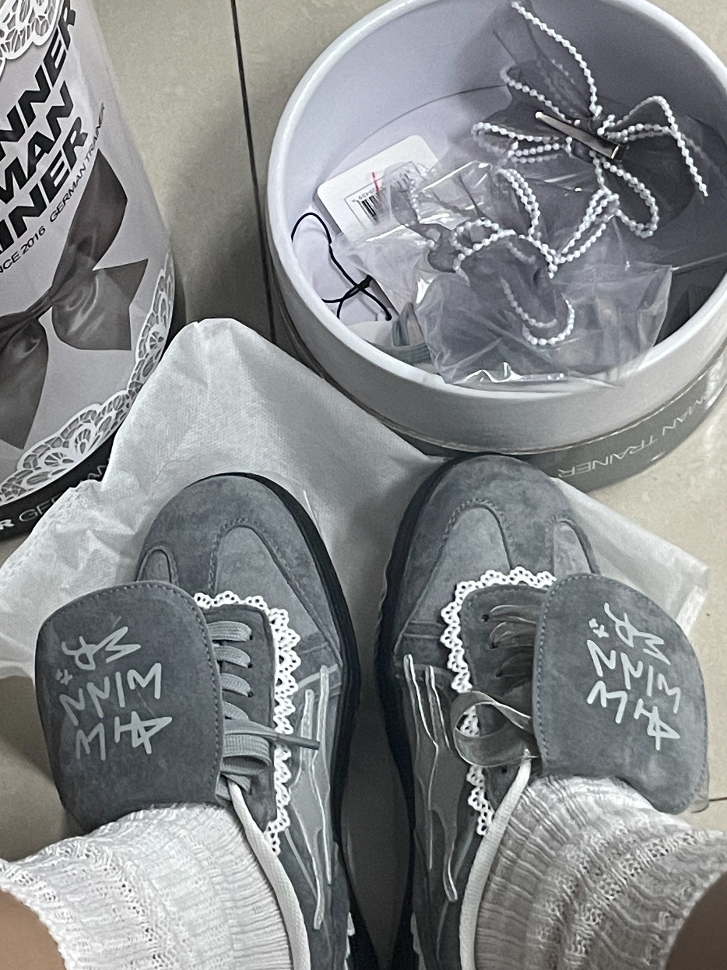国内で当店のみ KillWinner - Black Sparkle Unisex スニーカー MZ世代の憧れIVEのウォニョンが着用したことで話題のブランド