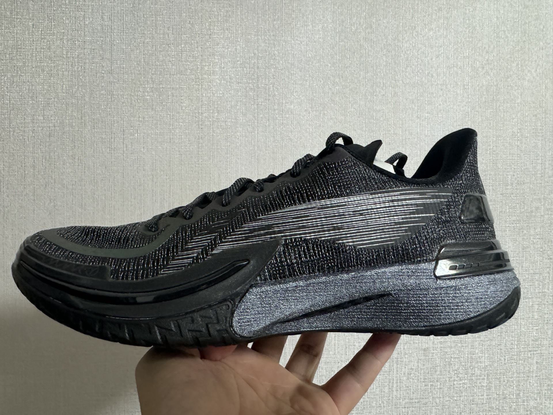 custom review-LiNing Gamma Cushioning, Slip Resistant, Abrasion Resistant, Support, Lightweight Low Top Basketball Shoes Men's Black