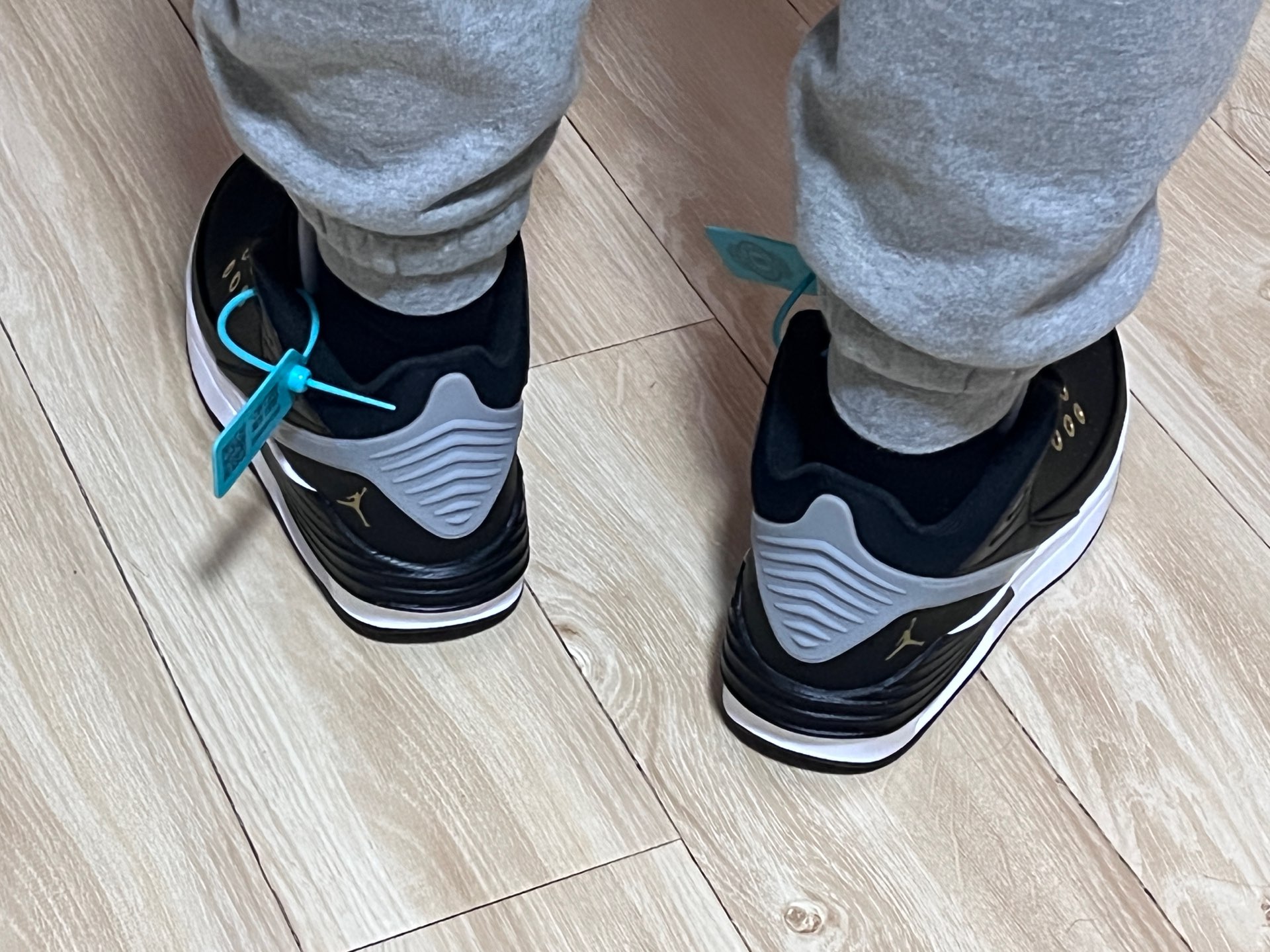 custom review-Jordan Max Aura 5 Low Топ Винтажные Баскетбольные Кроссовки Мужские Черные