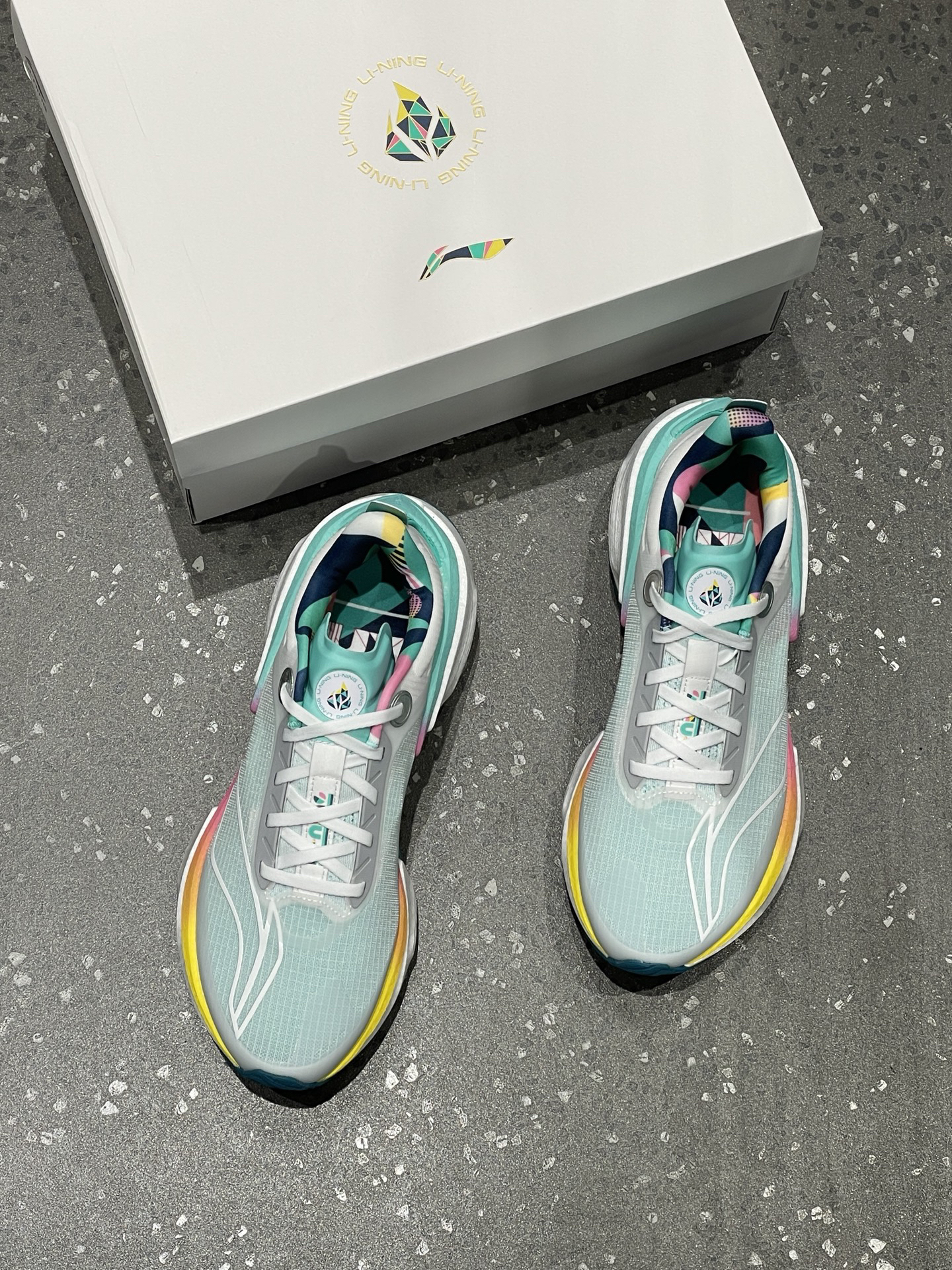 李宁 绝影3essential(标准白/瓷青绿)