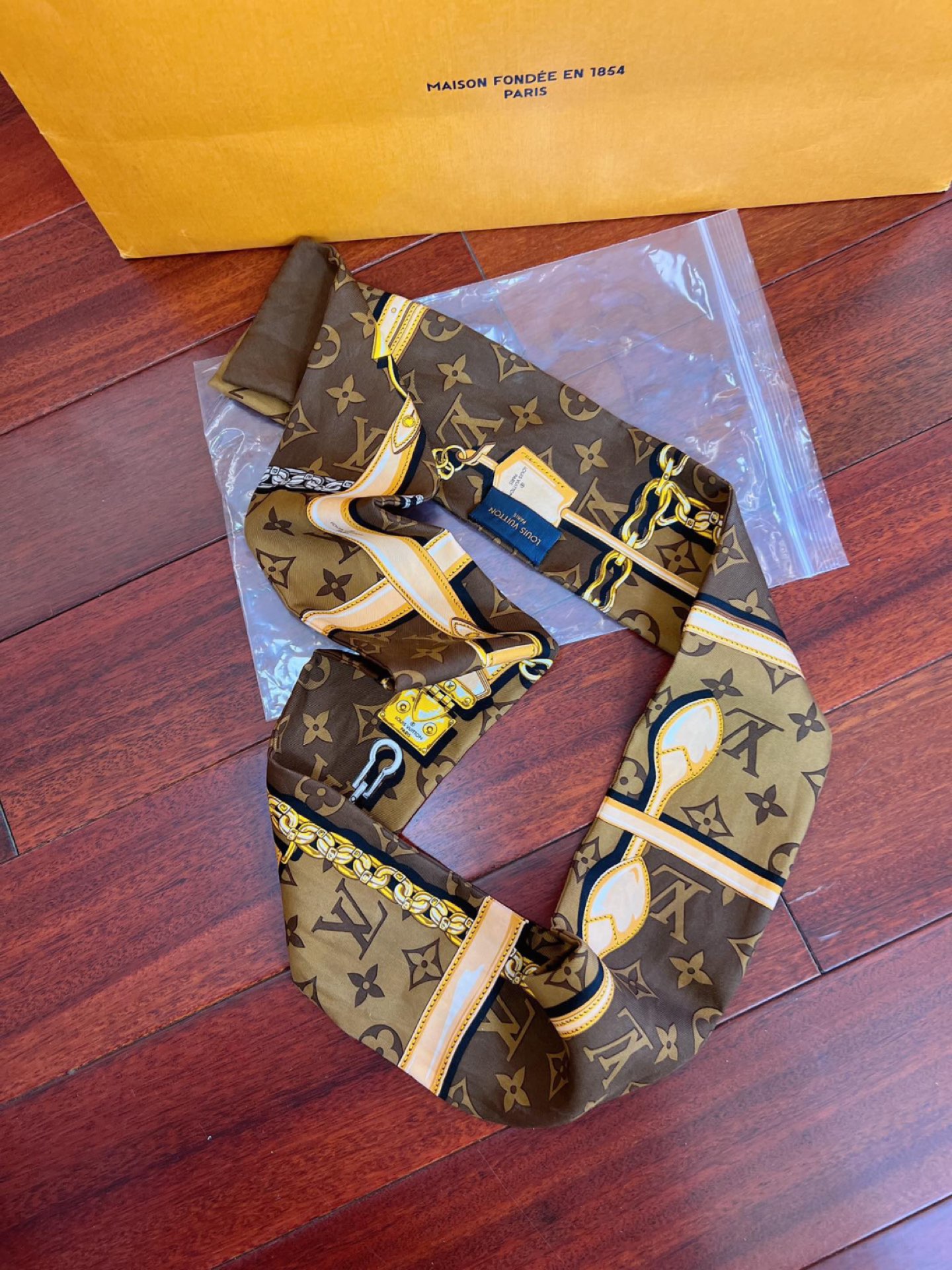 louis vuitton #louisvuttion #lv束发带 #新年穿搭仪式感 #新年