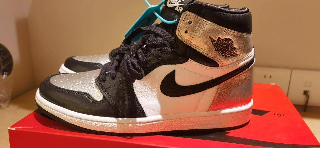 custom review-Jordan Air Jordan 1 High OG Ретро 'Серебряный Палец' Высокий Топ Винтажные Баскетбольные Кроссовки Женские Жидкое Серебро