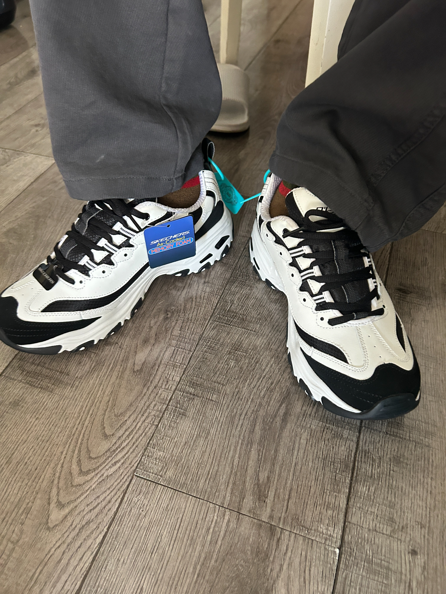 custom review-Skechers D'LITES 1,0 Амортизация и Дышащий Низкий Топ Повседневная Обувь Мужская Белый Черный