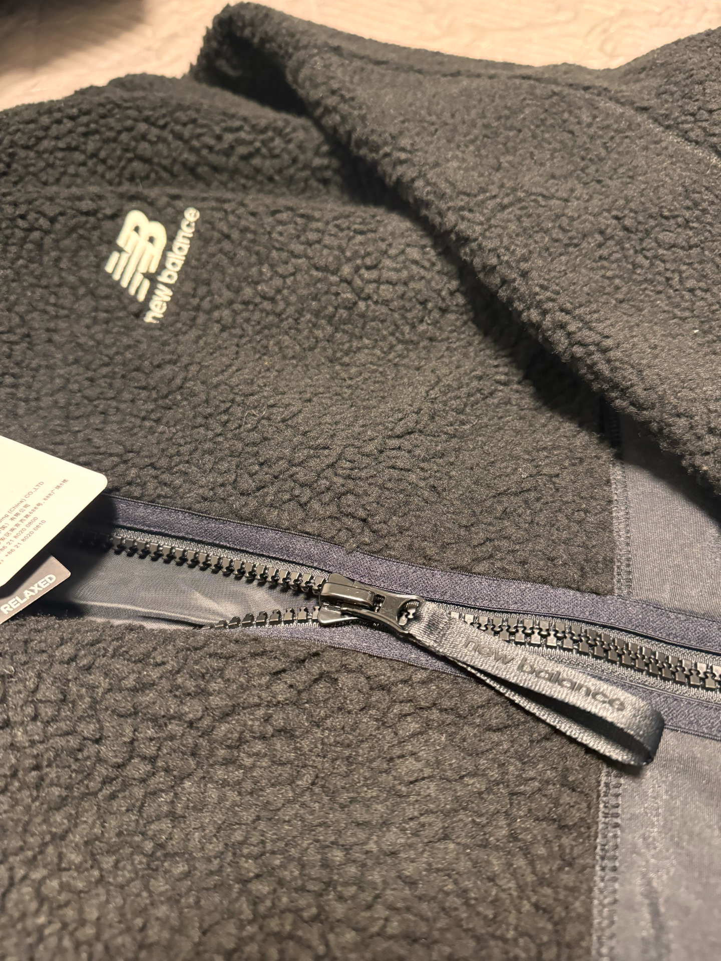 custom review-New Balance совместная брендированная куртка женская черная