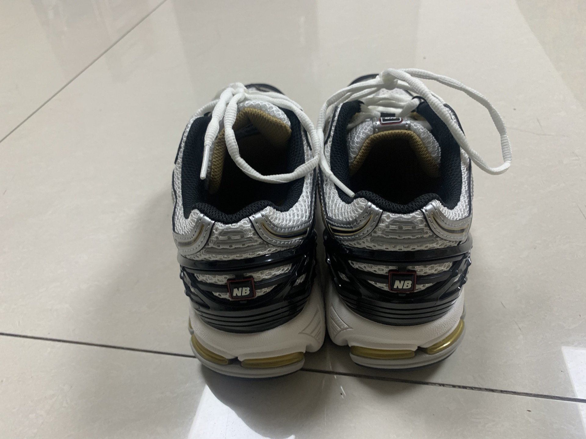 custom review-New Balance 1906R 'Metallic Silver Metallic Gold'