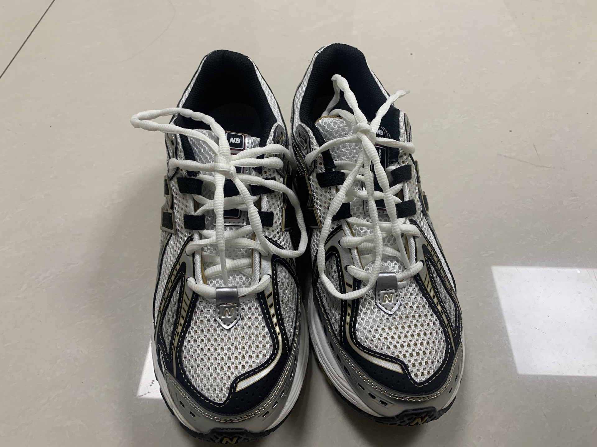 custom review-New Balance 1906R 'Metallic Silver Metallic Gold'