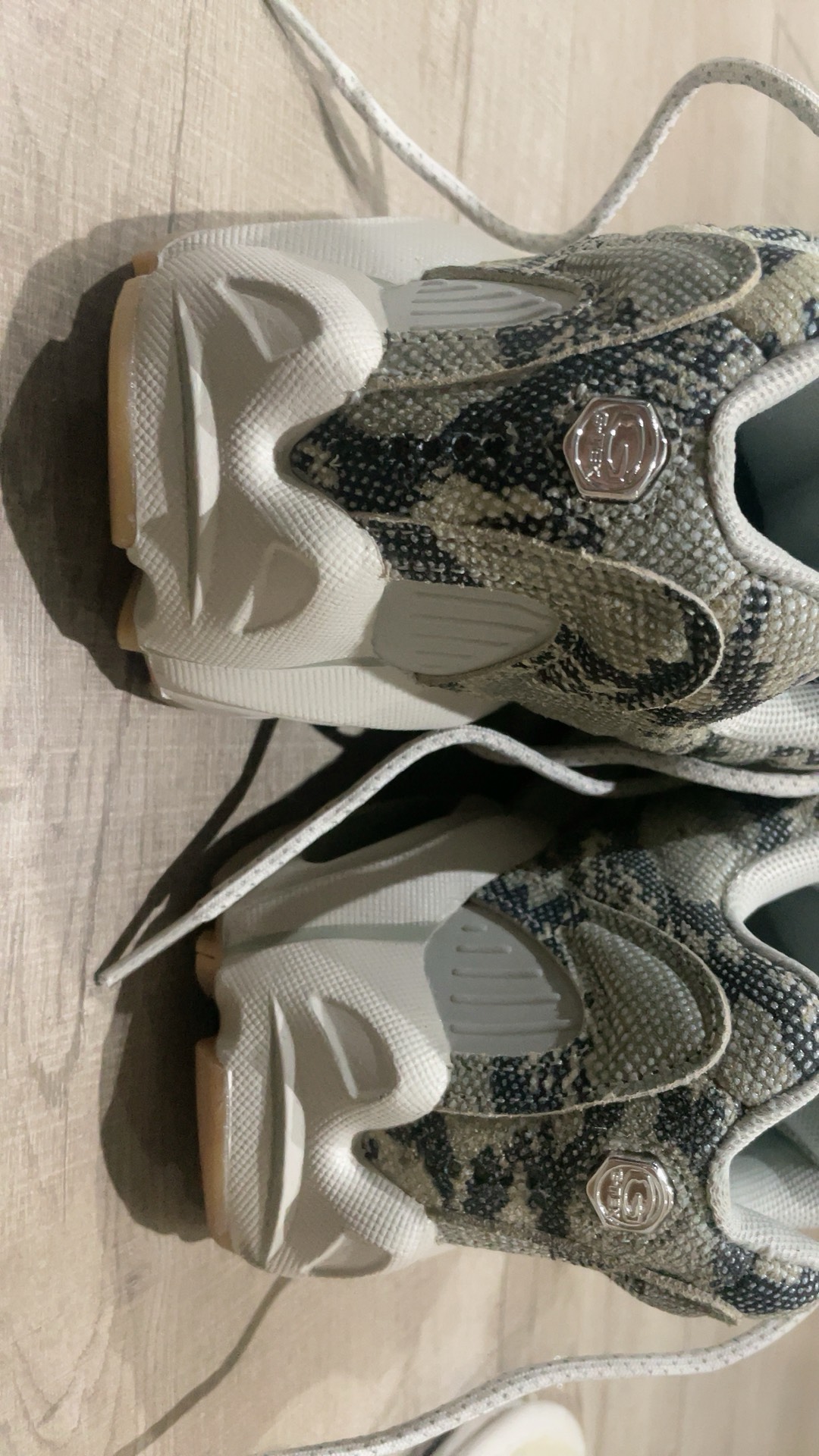 custom review-NOCTA x Nike Hot Step Air Terra 'Светлый костный' Змеиный принт Низкий топ Casual Унисекс Серый Черный