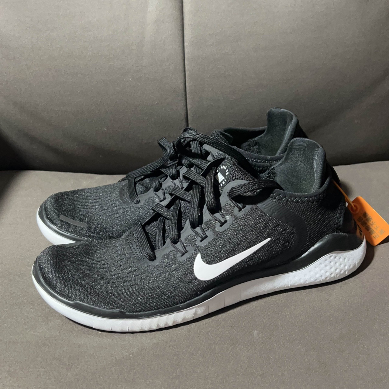 微瑕疵耐克赤足跑步鞋