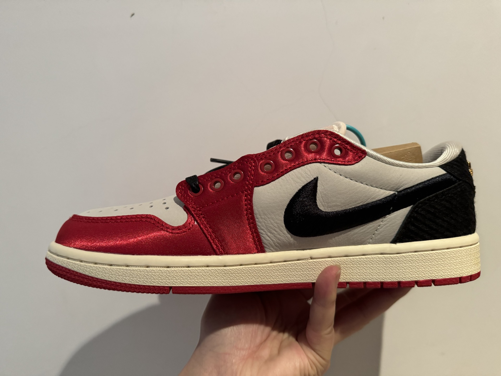 custom review-Jordan 1 Retro Low OG Trophy Room "Away"