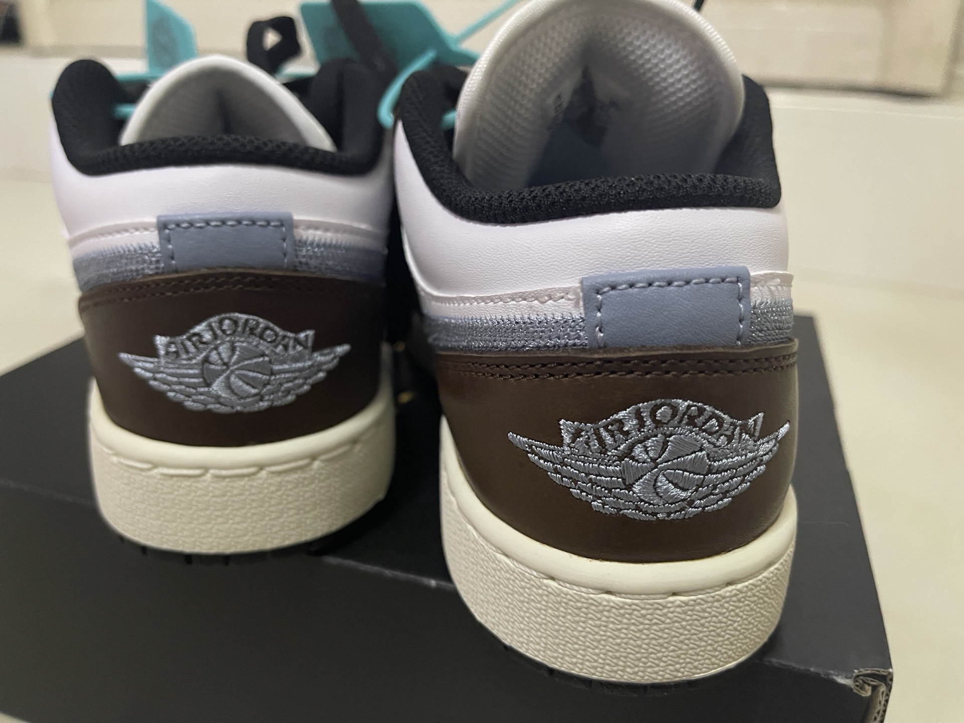 custom review-Jordan Air Jordan 1 Амортизация Устойчивость к истиранию Дышащий Низкий Топ Детские Баскетбольные Кроссовки Белый Умбра