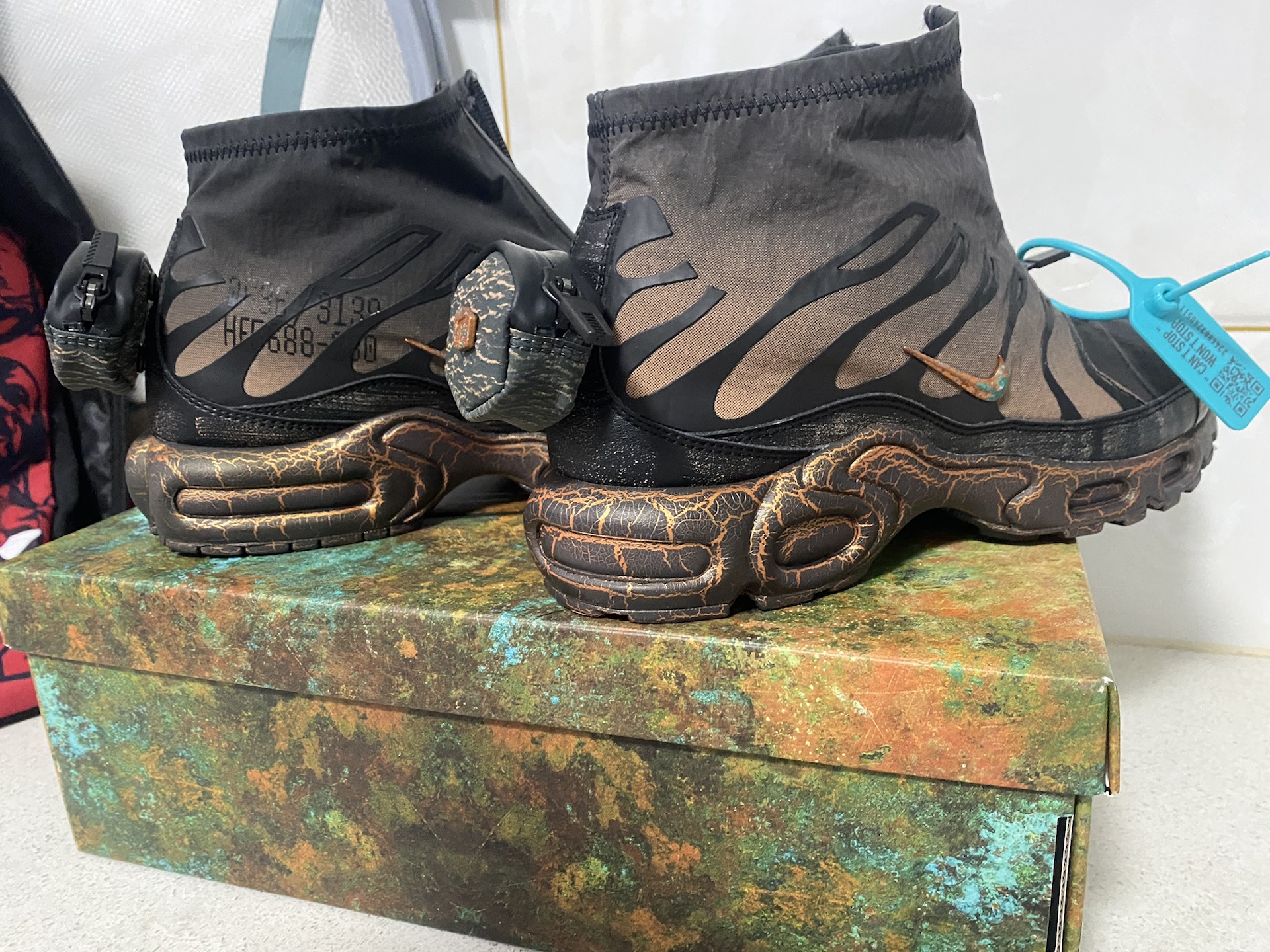 custom review-Nike Air Max Plus Водонепроницаемый MID Топ Повседневный Городской Коммутирование Беговые кроссовки Мужской Черный Серый