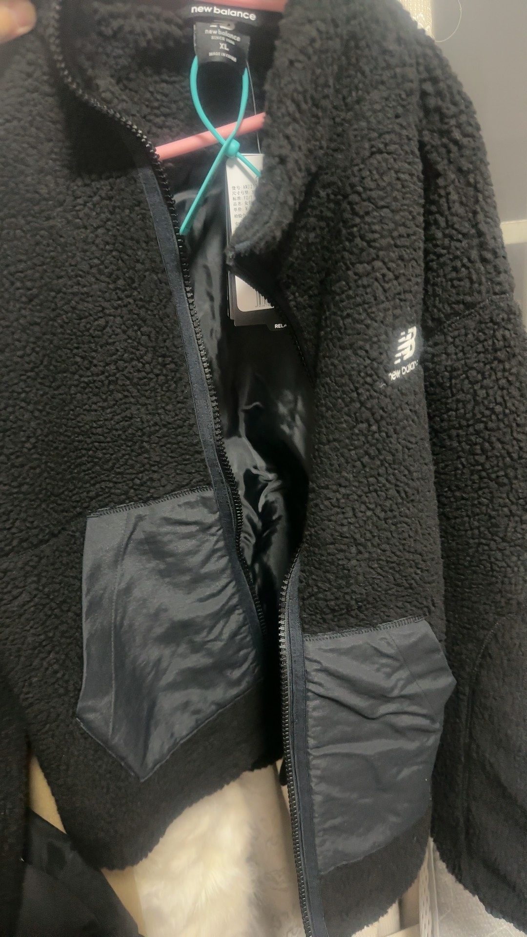custom review-New Balance совместная брендированная куртка женская черная