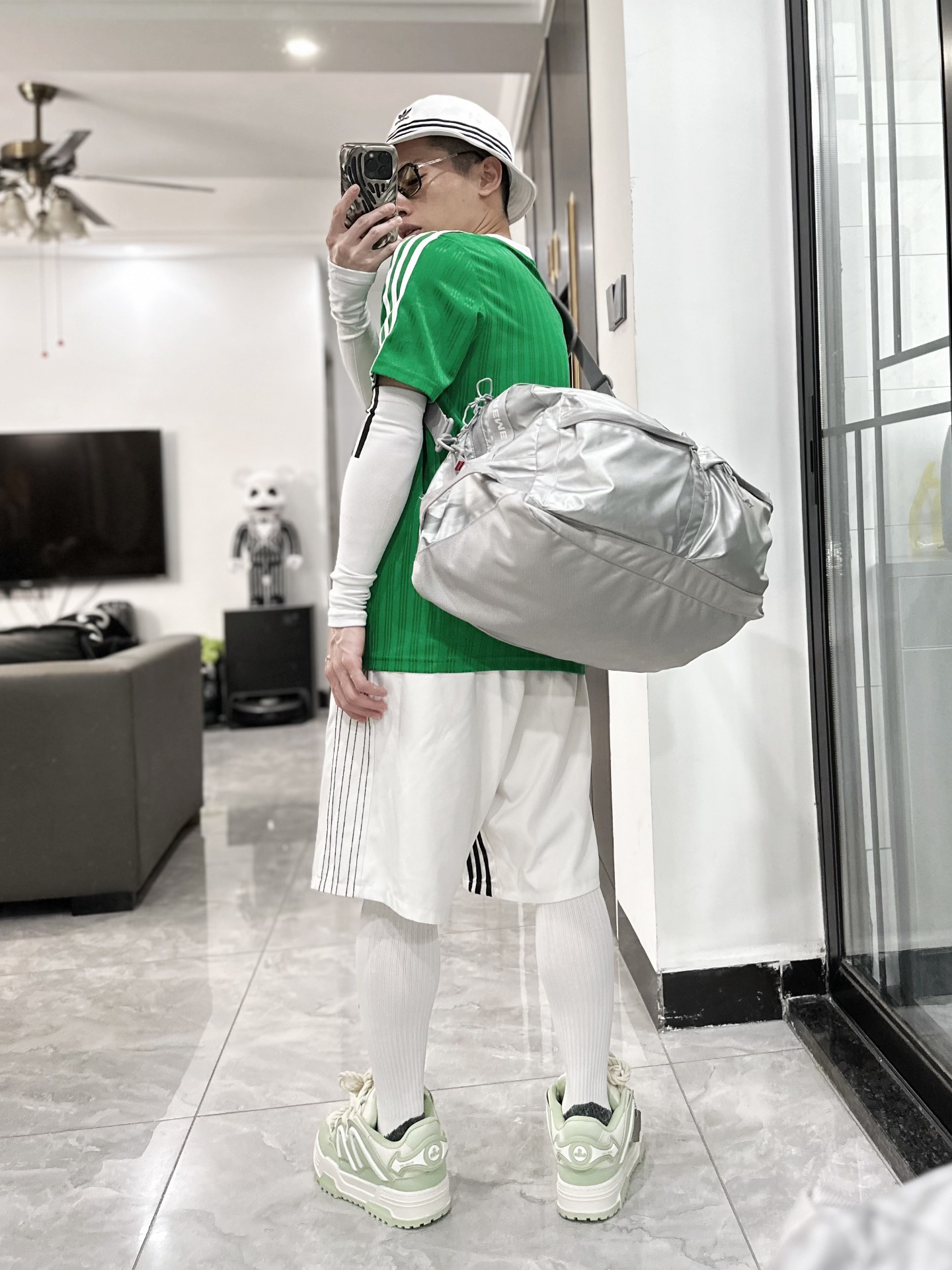 奇安达 q-and 板鞋,那奶油绿配色简直太绝了,面包造型可爱又时尚,厚底