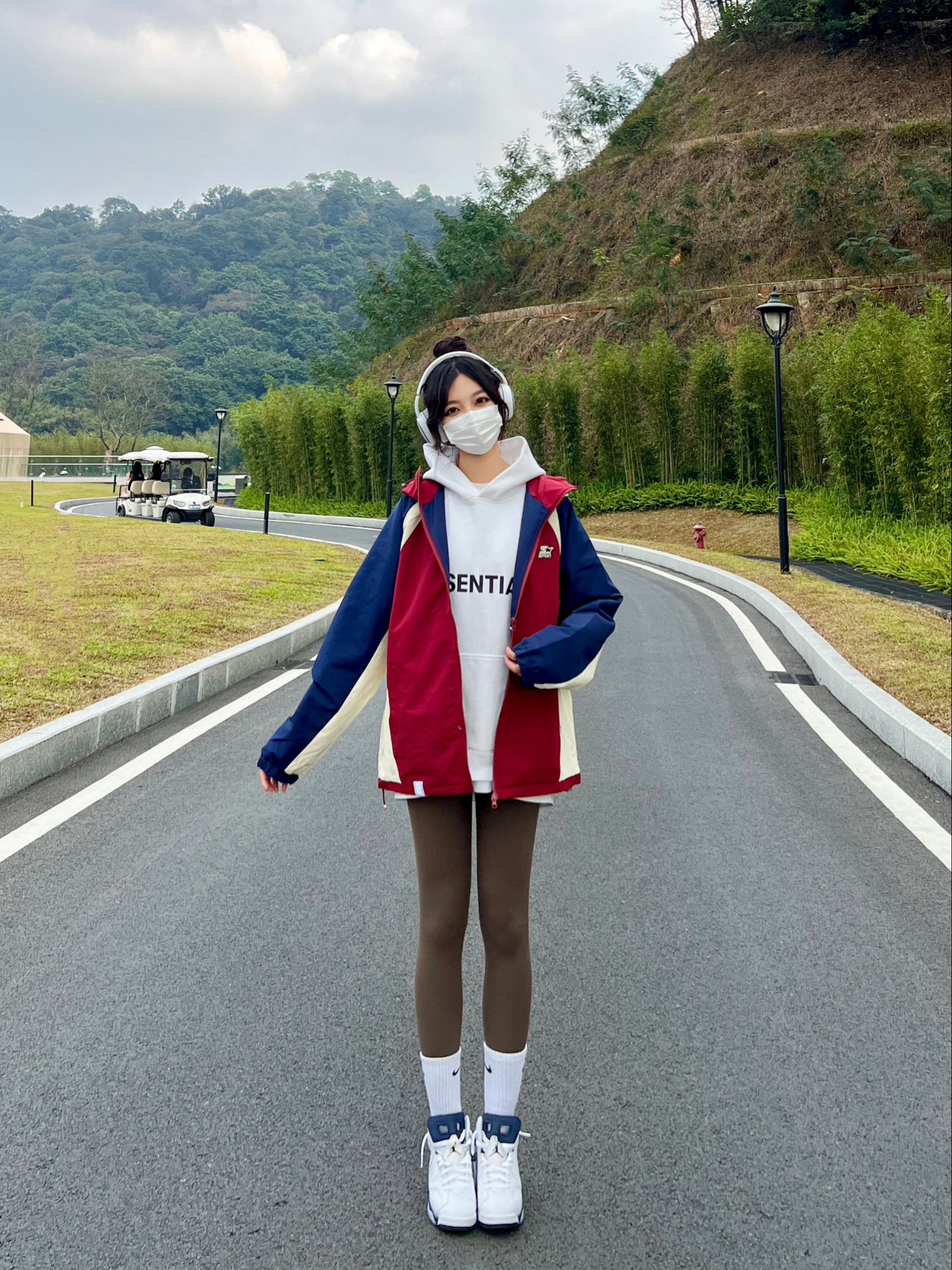 大萌的aj6午夜蓝穿搭来咯啦
白色➕藏青色简约又低调不夸张
搭配