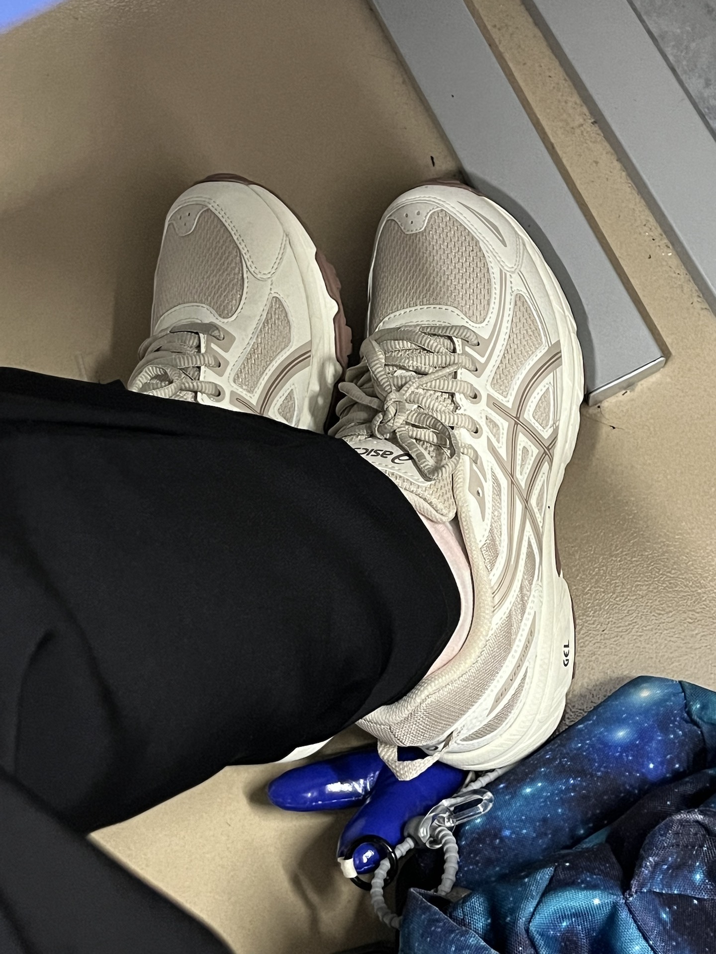 custom review-ASICS Gel Venture 6 Устойчивые к истиранию Низкие Кроссовки для Бега Женские Бежево-Серые