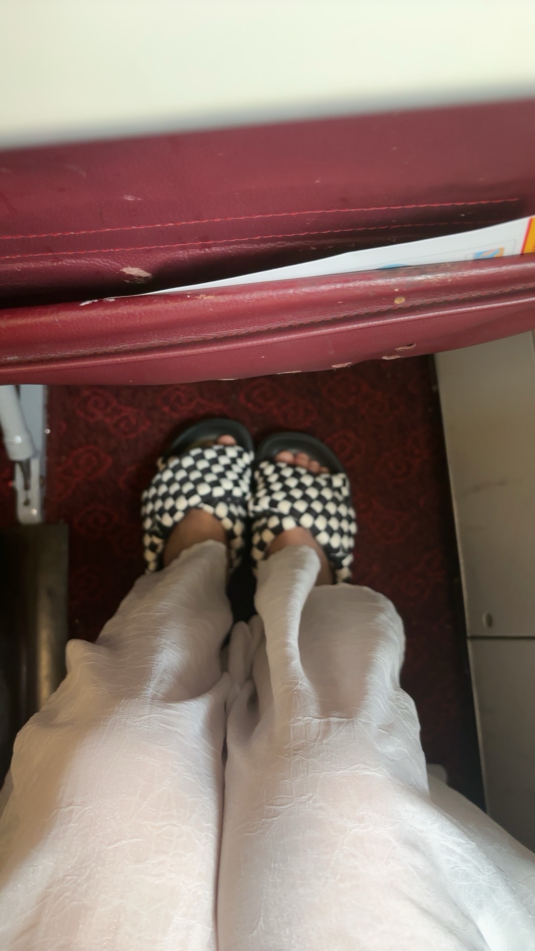 custom review-Джордан Sophia Slide Тапочки Женские Черно-Белые