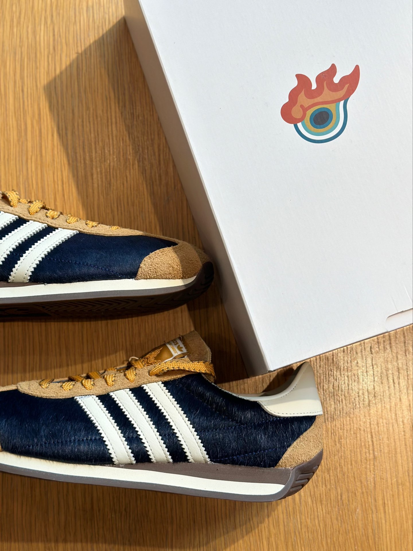 ⭐︎ プロフィールご一読くださいね〜 　adidas originals FEIFEI RUAN X adidas originals Country OG 'Black White Tan