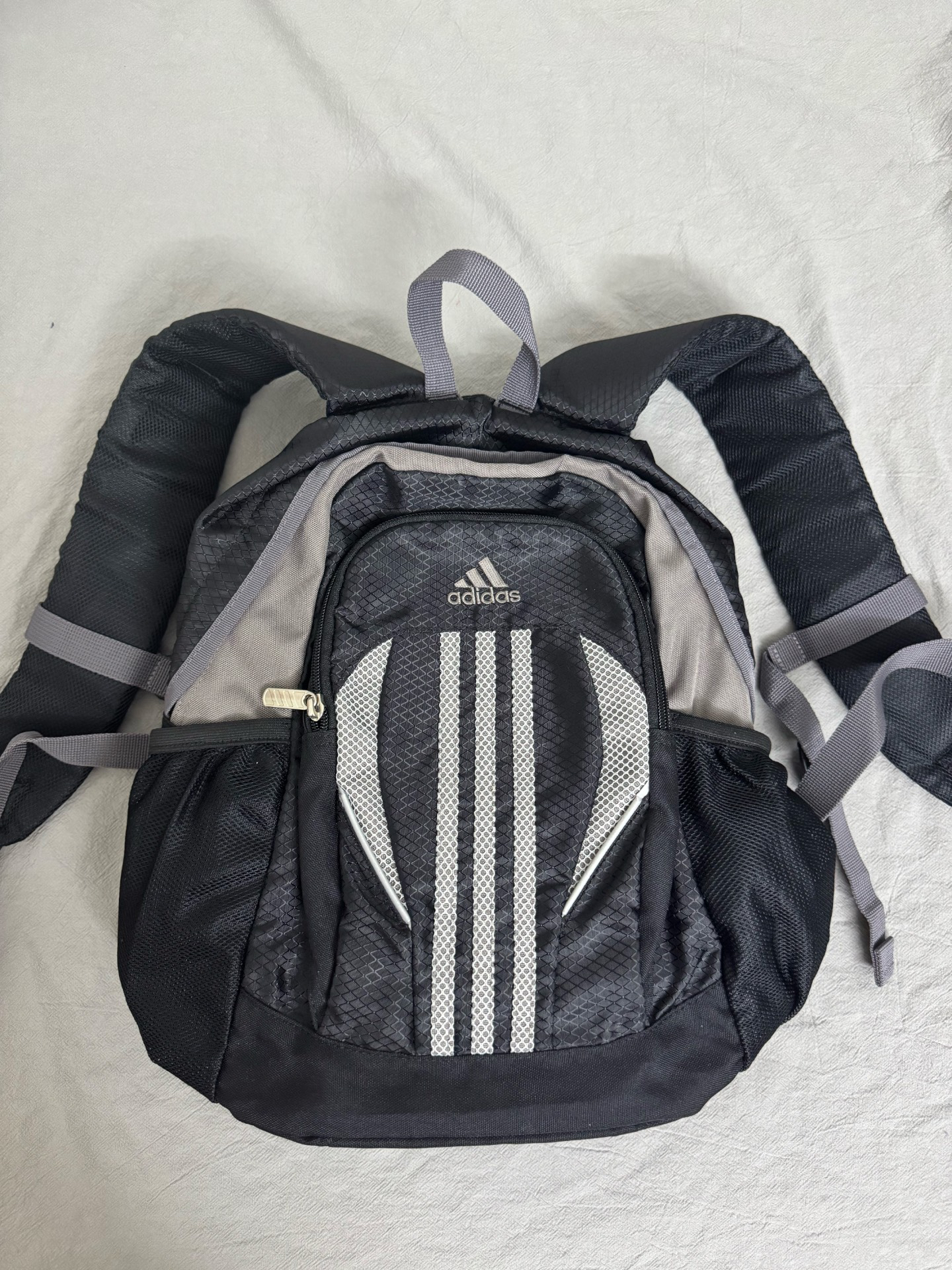 复古黑灰阿迪达斯背包!小小一只