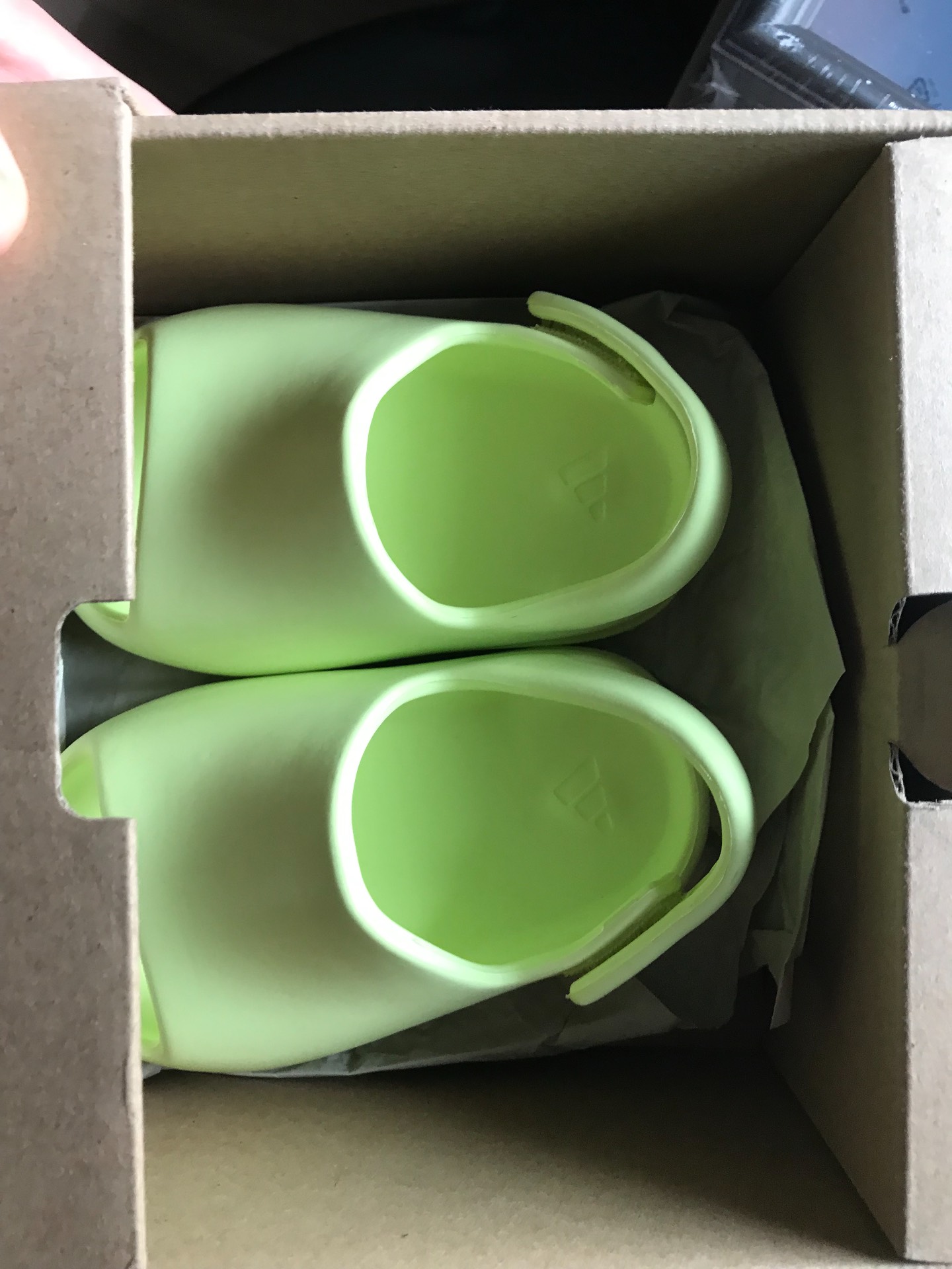 custom review-Adidas Originals Yeezy Slide Неоново-зеленый 'Свечение Зеленый' Удобная Низкая Обувь для Малышей Новорожденный и Малыш